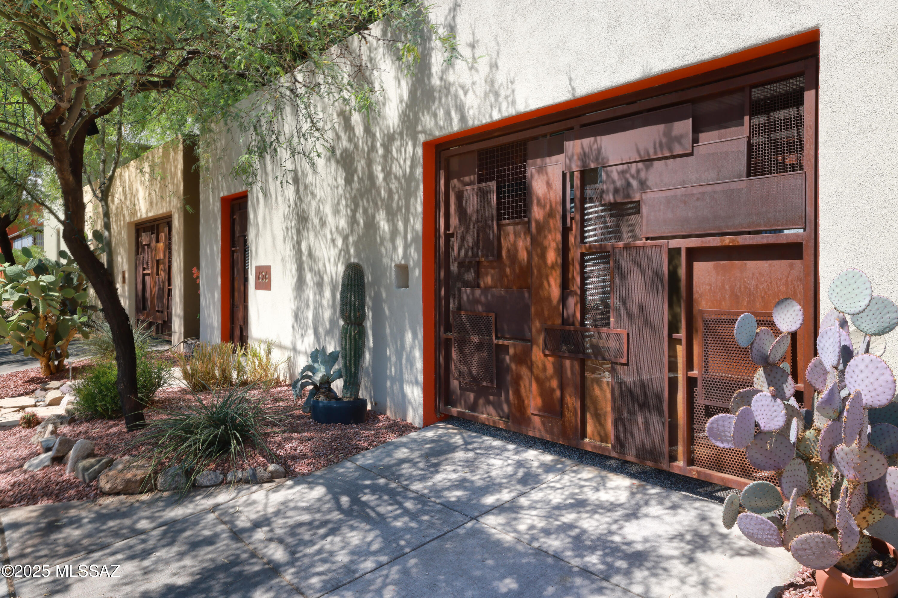 626 S Meyer Avenue