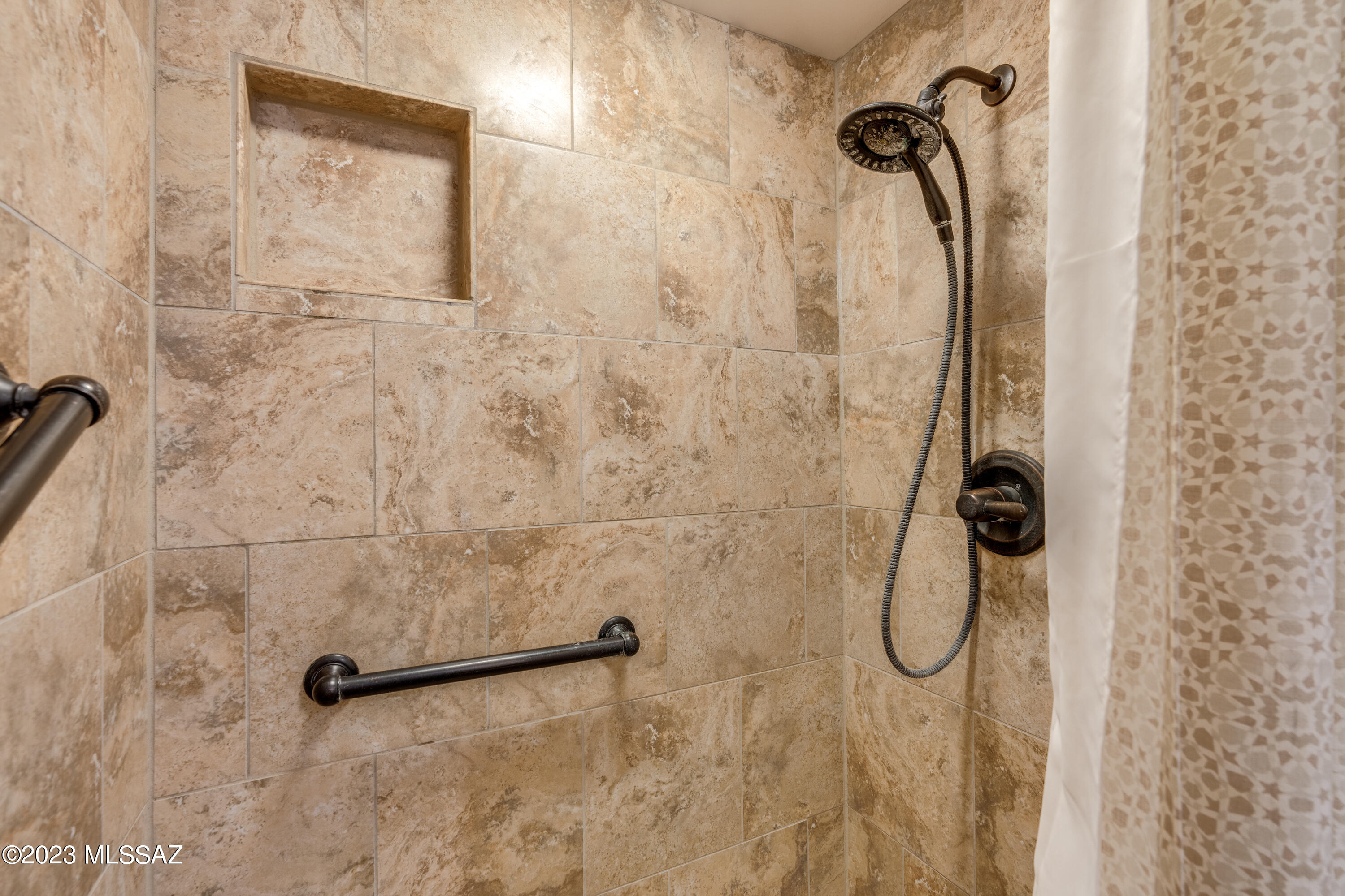 Manana Grande - Residential