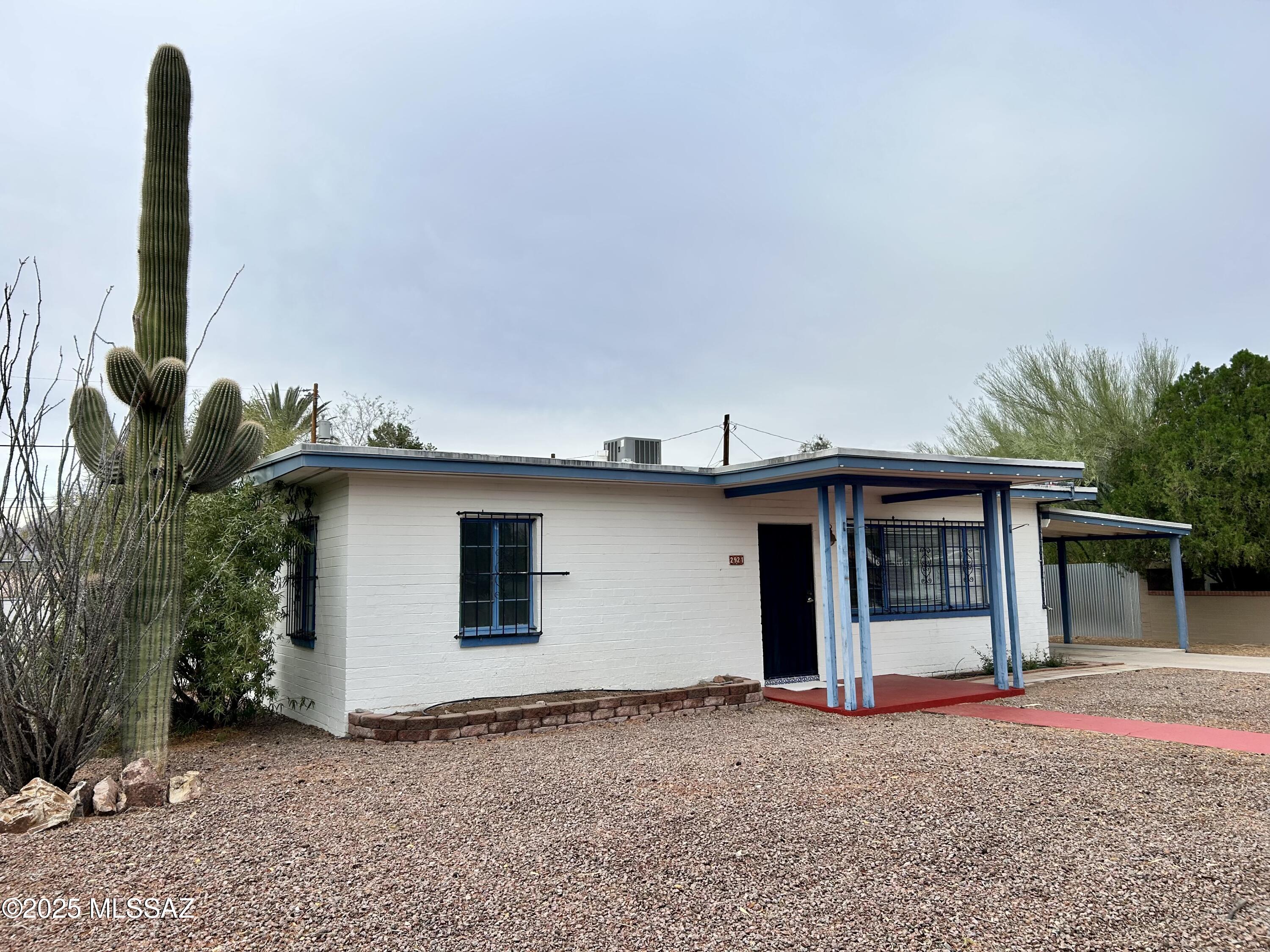 2921 E Florence Drive
