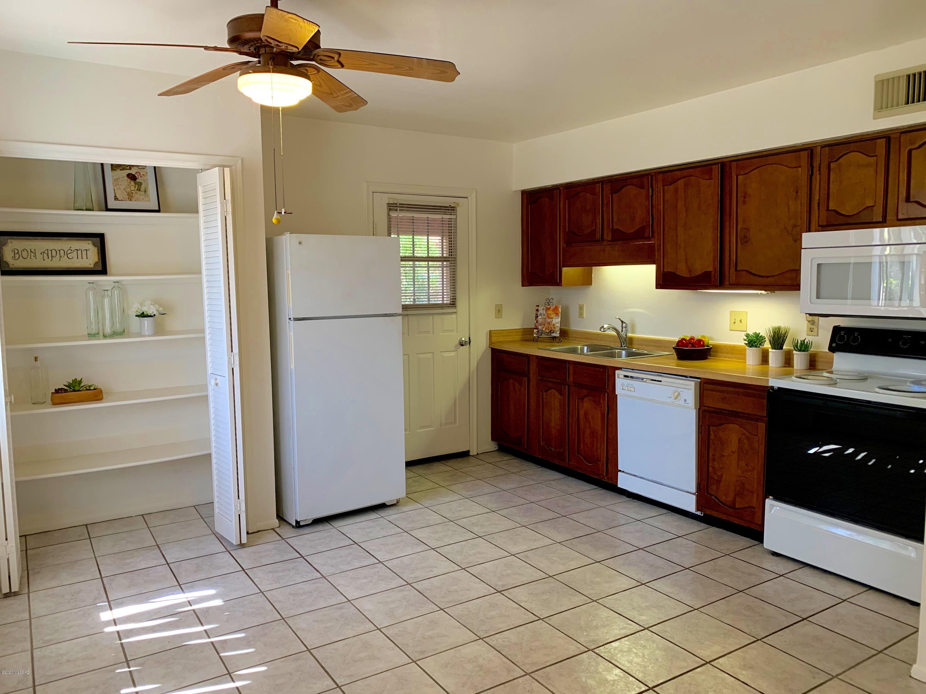 Casitas Del Valle Townhouses II (1-110) - Residential