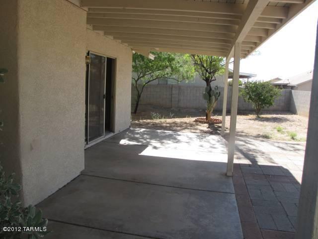 Hacienda Del Oro (1-879) - Residential Lease