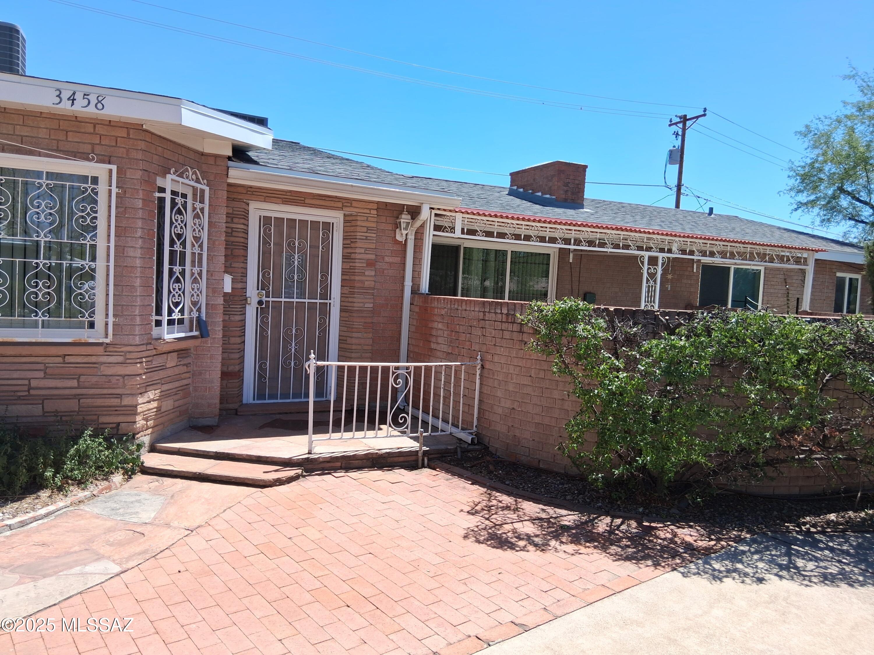 3458 E 3rd Street