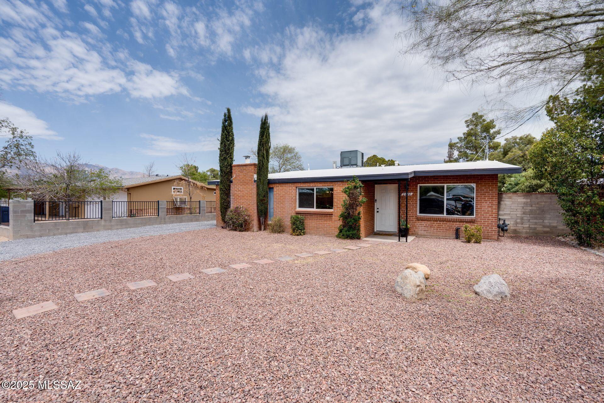 2026 N Rosemary Drive