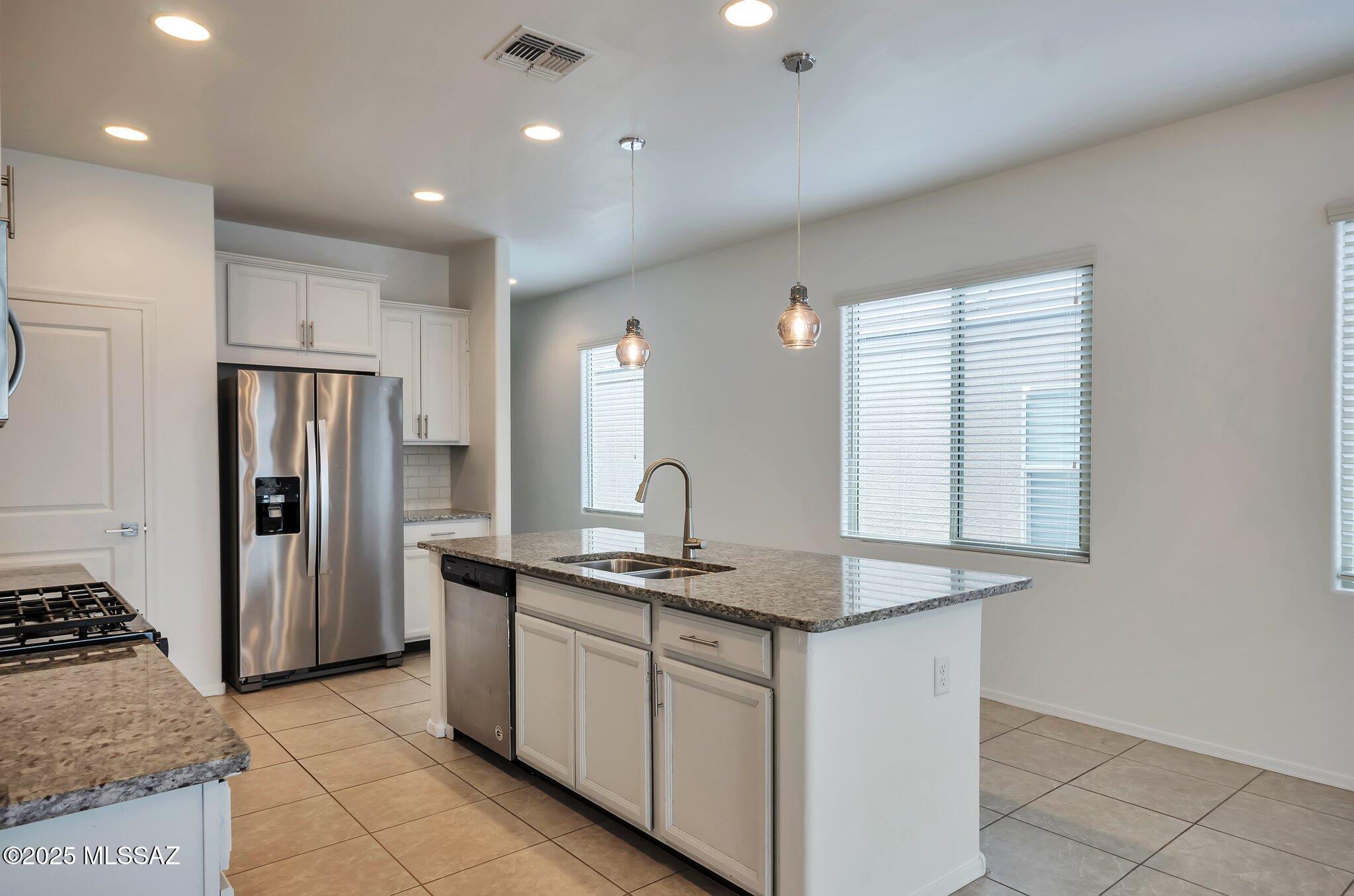 14273 E Placita Lago Verde