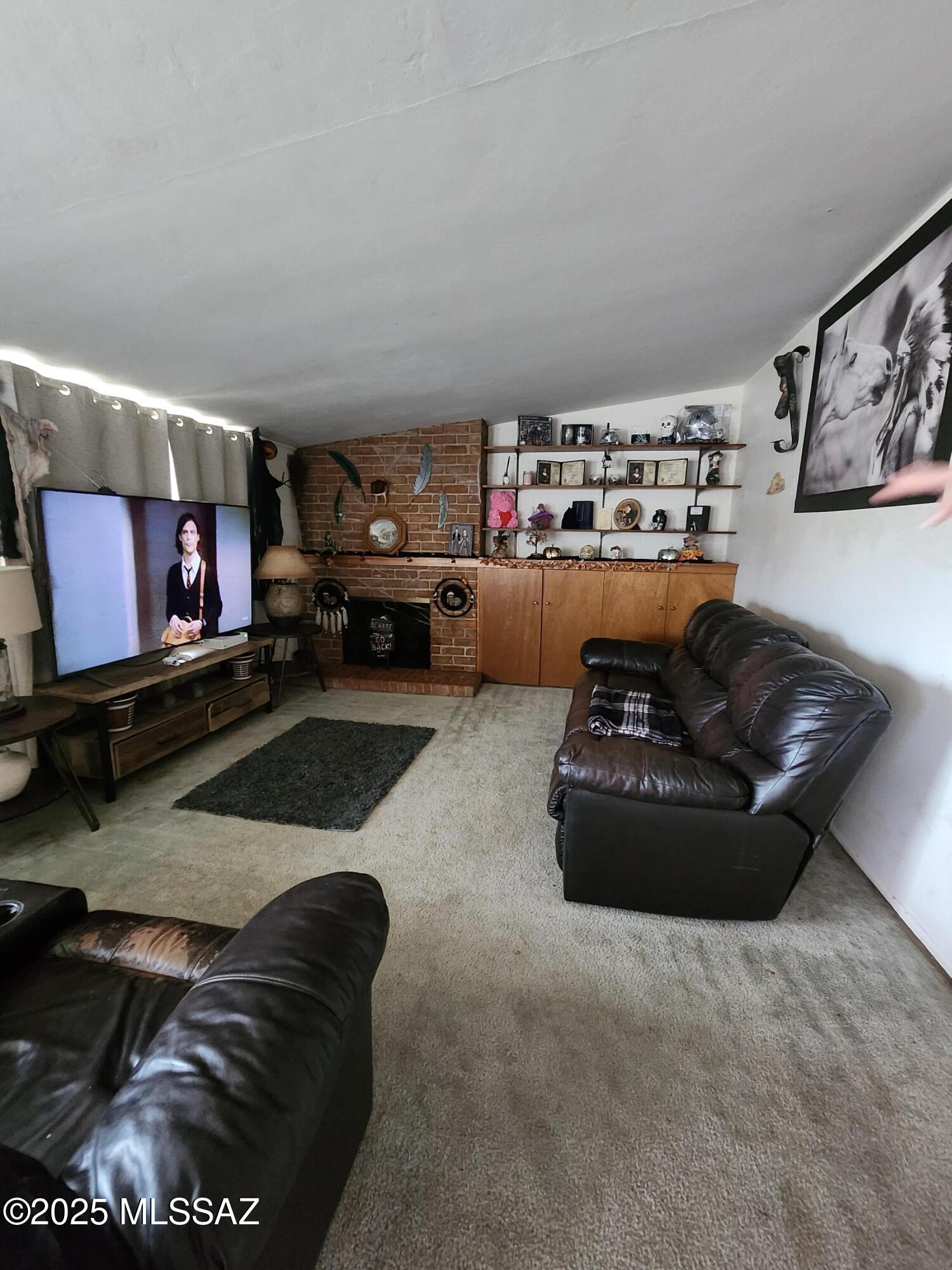 1702 S Avenida Regulo