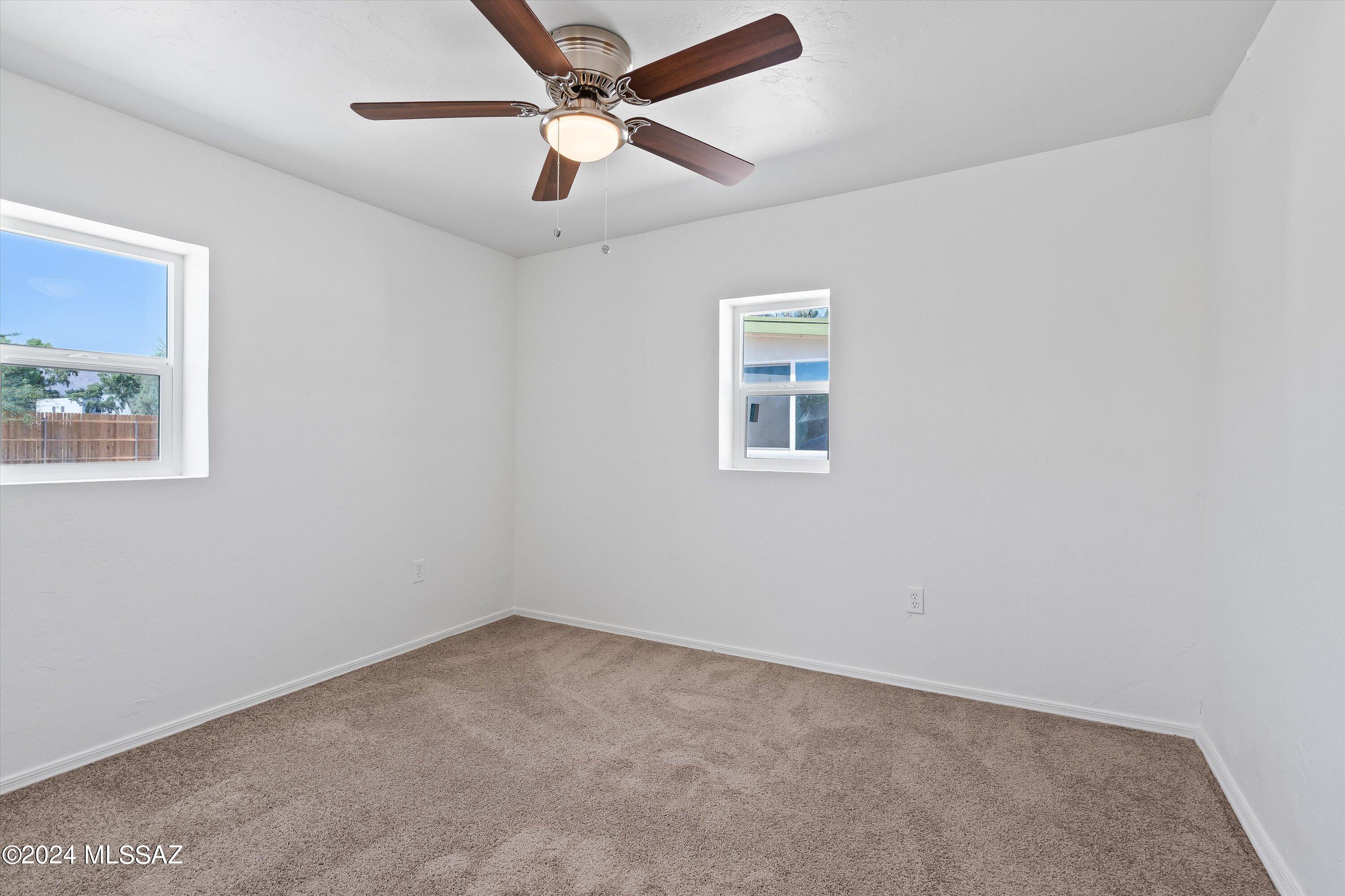 419 E Yavapai Road