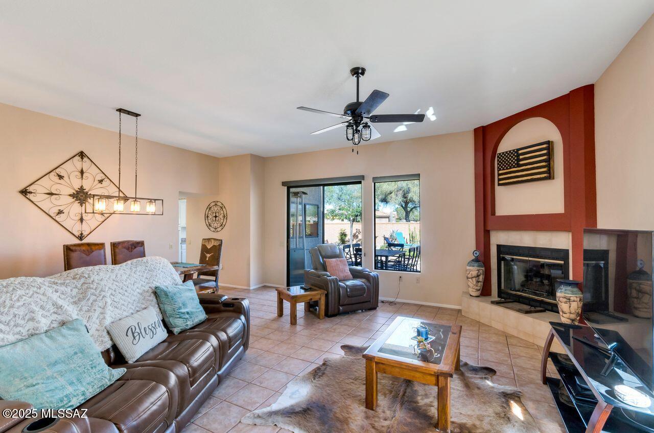 1735 E Broken Bow Way