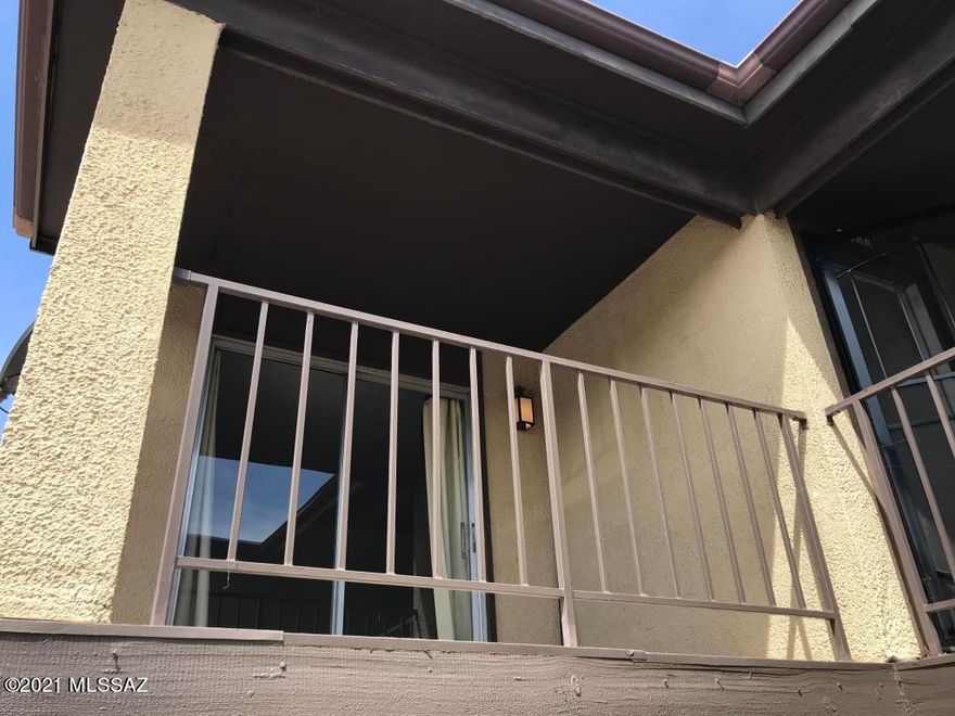 **Available 2/5/2021**

Showing to start on 1/18/2021, please call Rob Alvarez @520.661.8657 for a showing!!

Cozy studio condo! Spacious kitchen and simple floor plan.  Close to shopping, bus lines, lots of restaurants and entertainment!