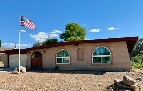 A home in Corona de Tucson