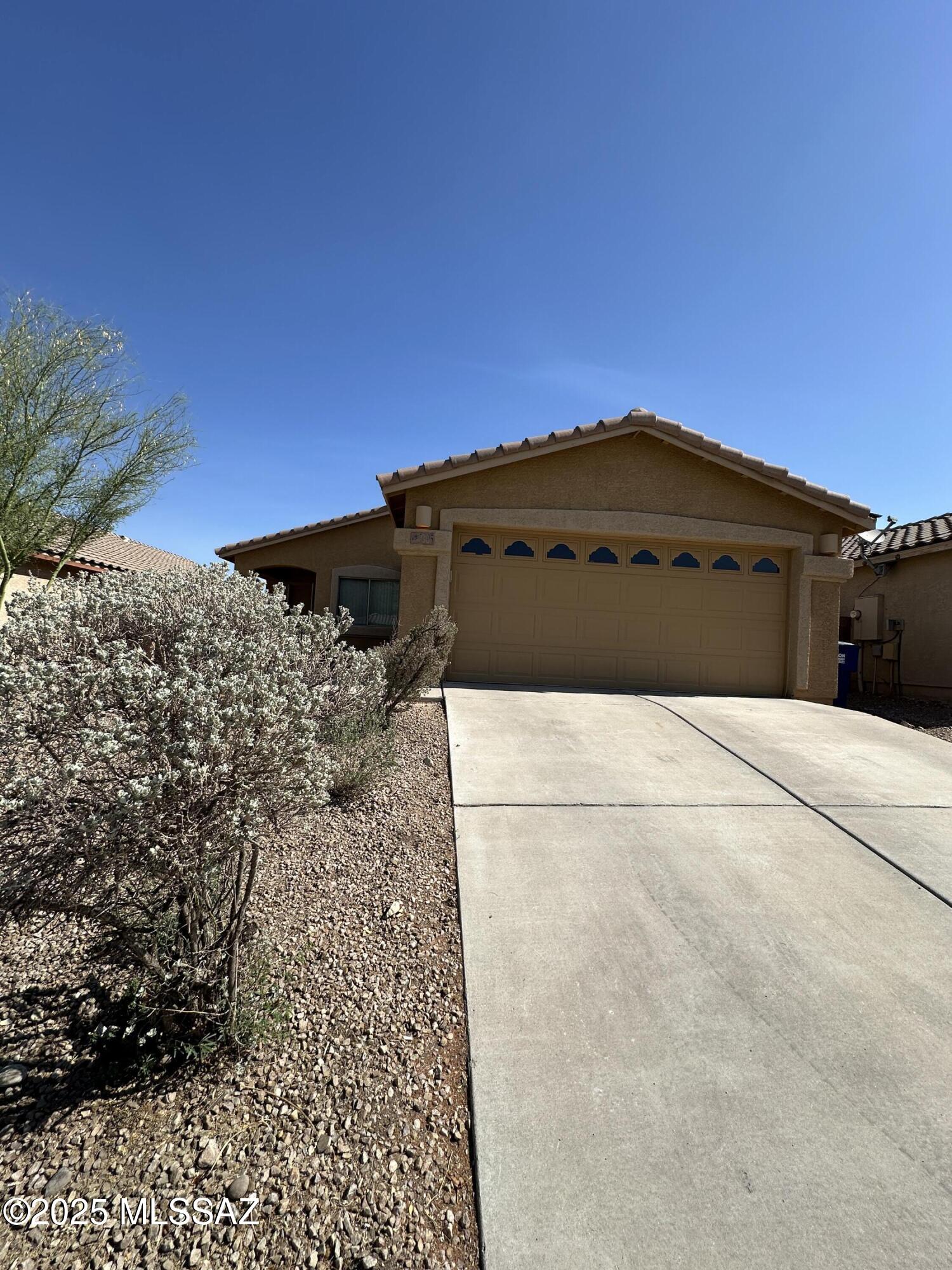 7305 E Weeping Willow Drive