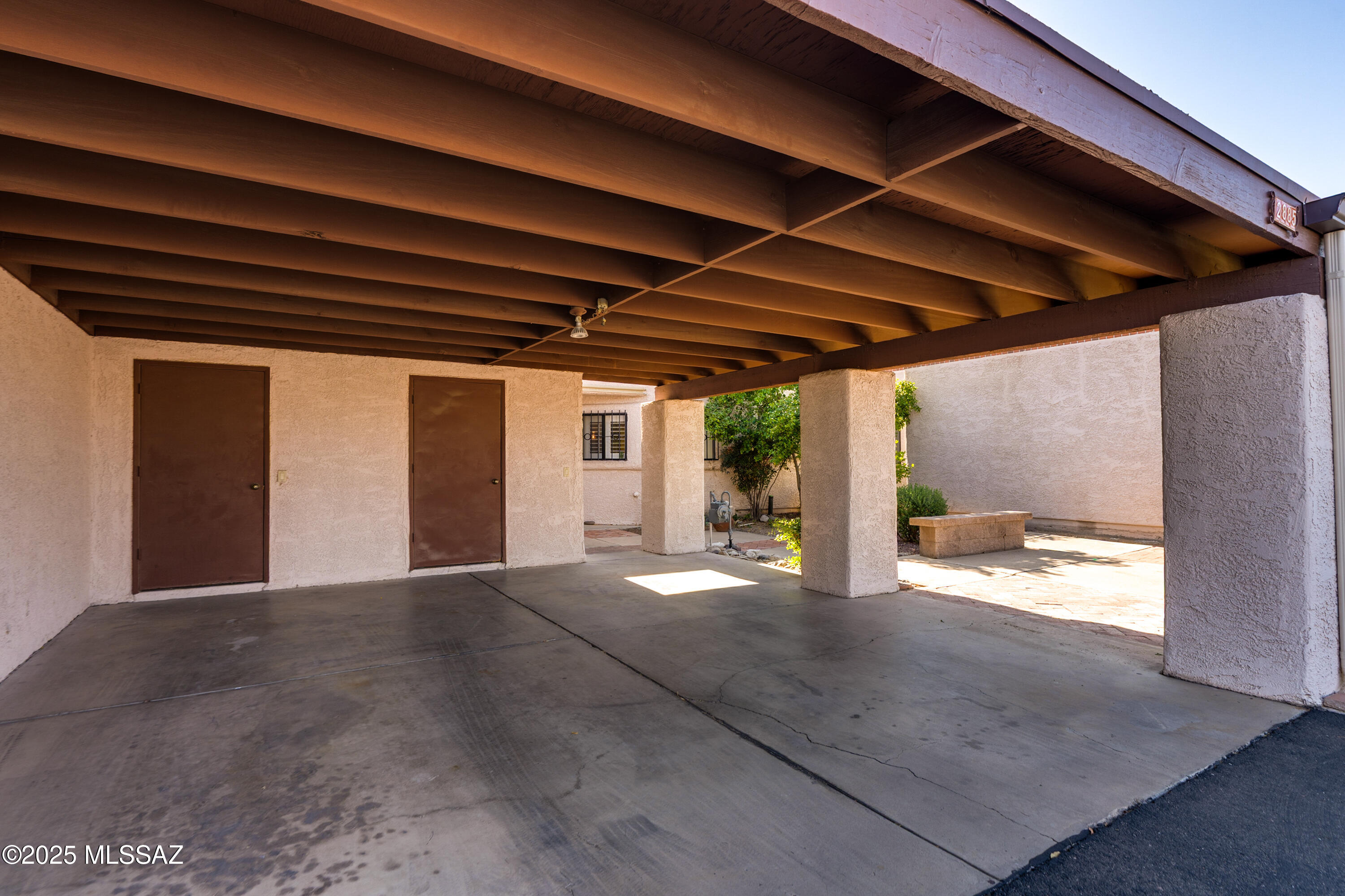 2885 E Weymouth Circle