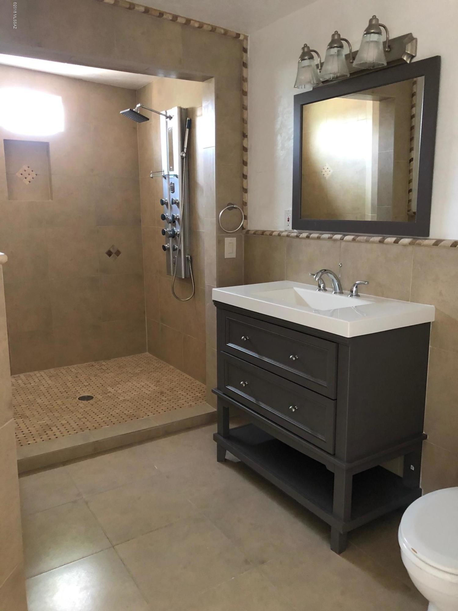 Michigan Manor - Residential