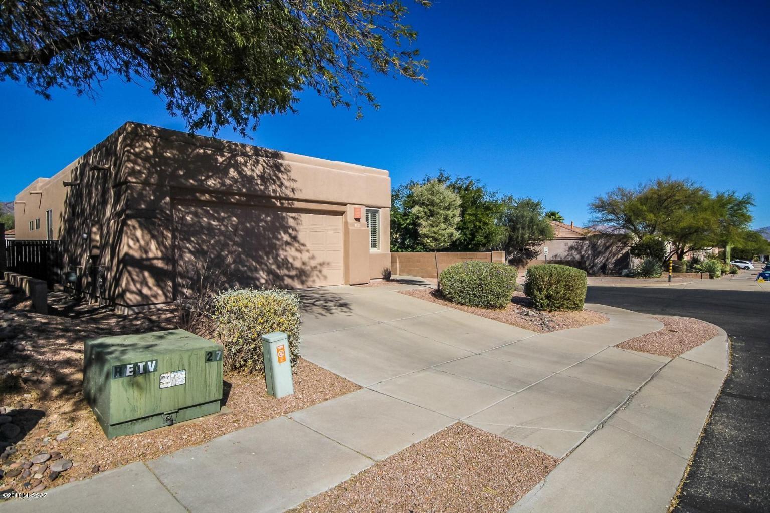 Rancho Esperero (1-343) - Residential Lease