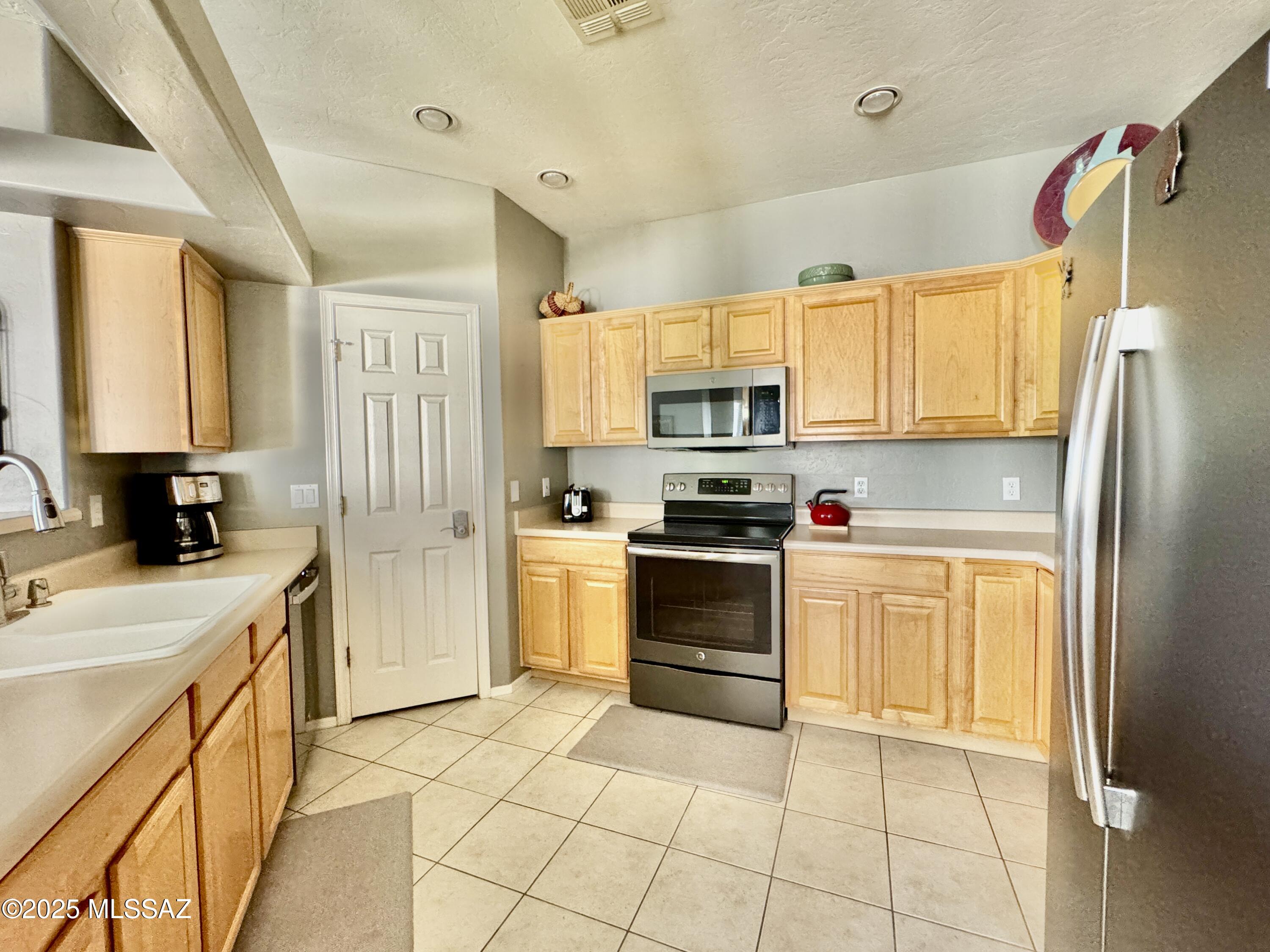 Vistoso Golf Casitas (101-126, 201-226) - Residential Lease