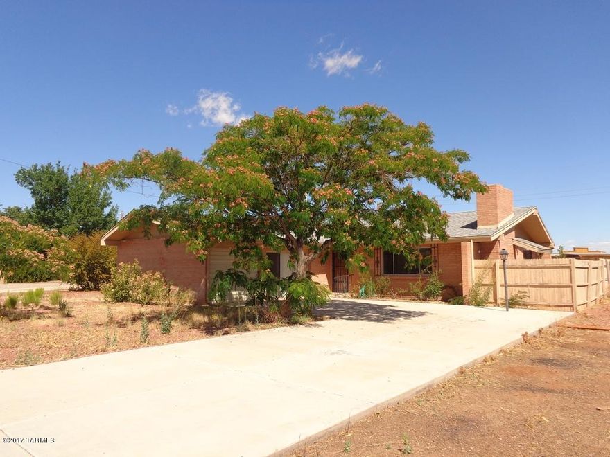 Nice 2 bedroom, 1 3/4 bath brick home with sunny AZ room, gas fireplace and fenced yard in Sunsites AZ. No dogs allowed, please ask about other pets. 
Property is also listed for sale. Washer and dryer are provided as a courtesy, owner may choose not to repair.