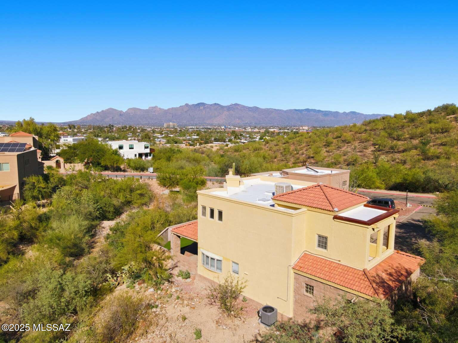 508 S Stephanie Loop