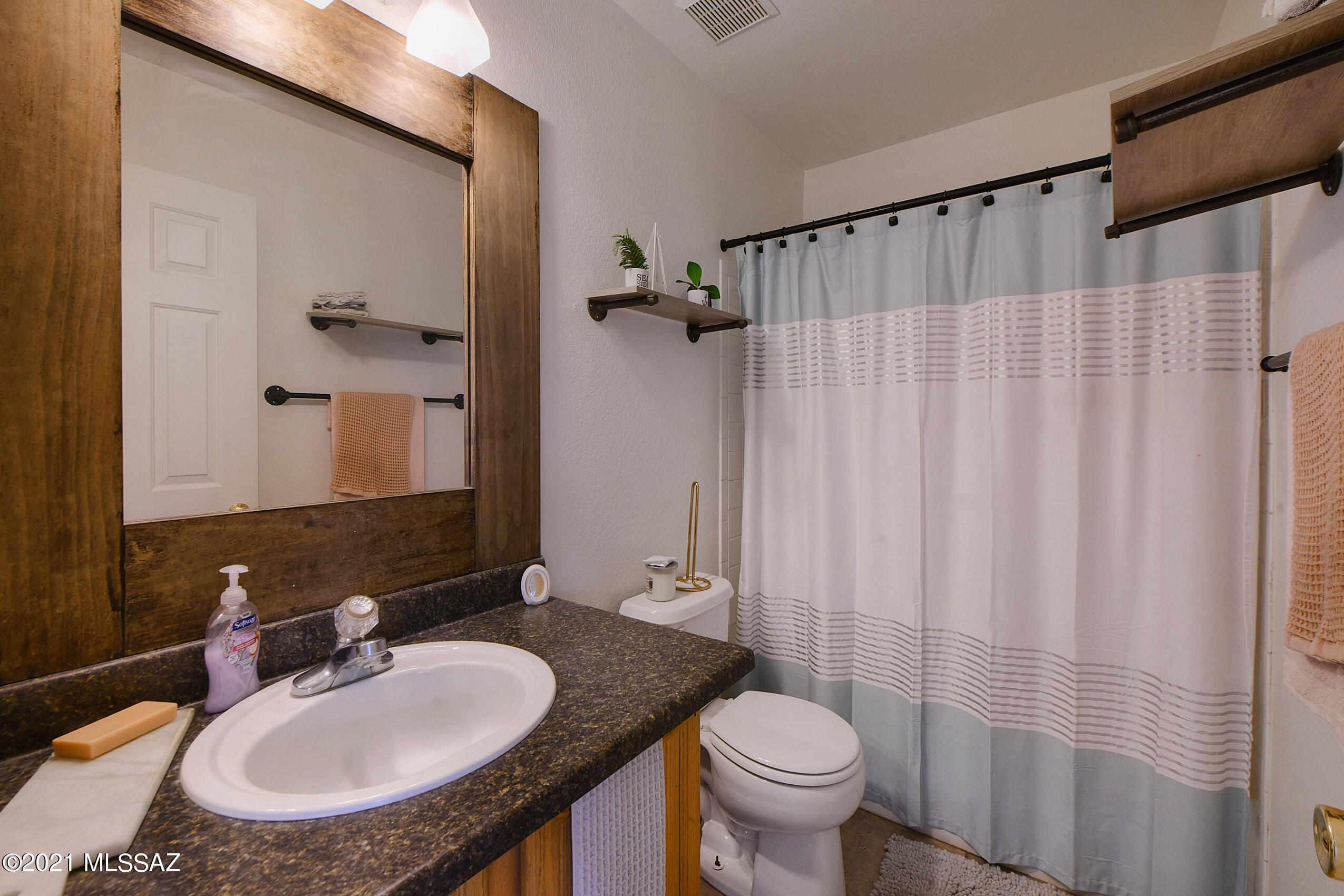 Campana De Plata (1-77) - Residential