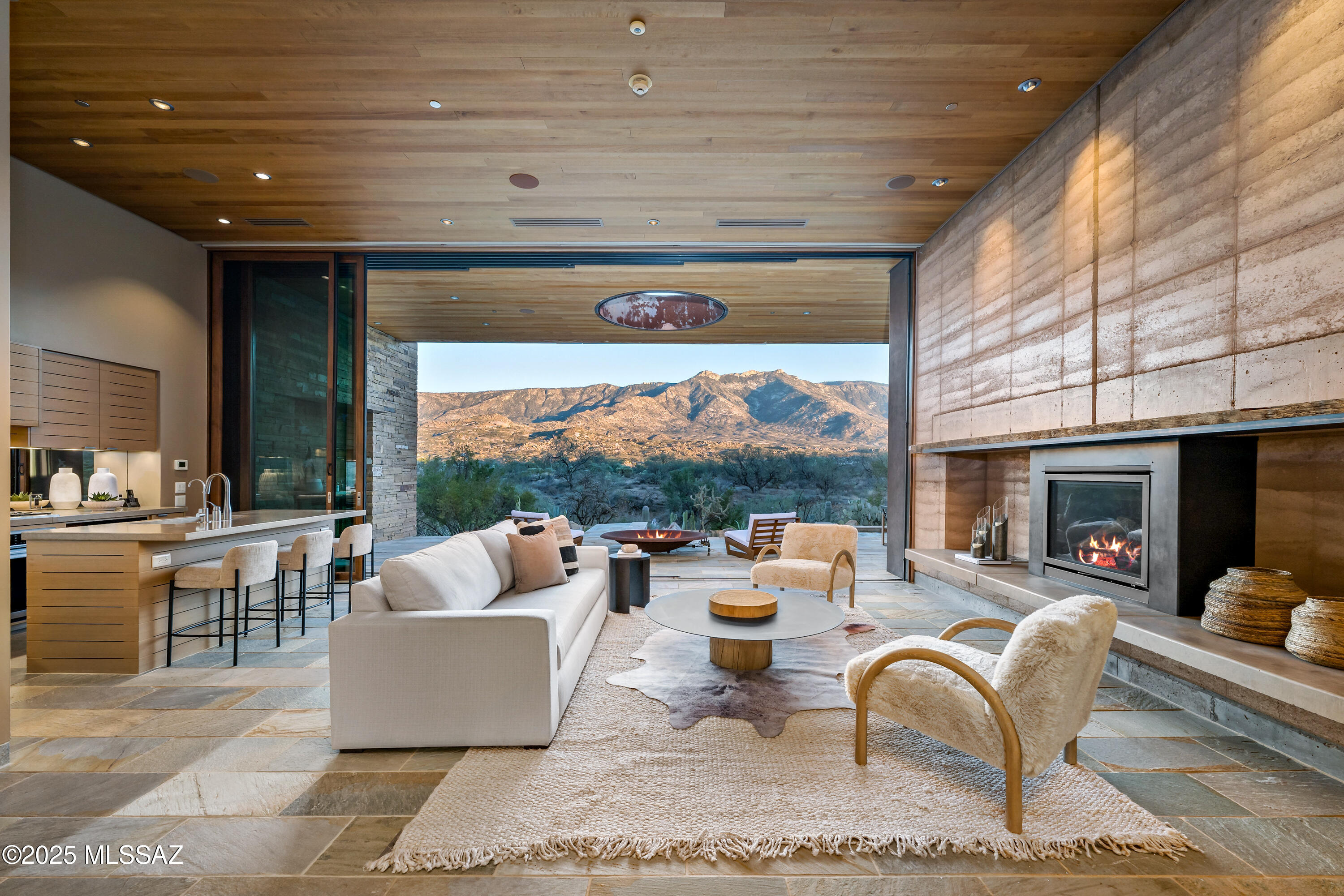 5000 E Via Estancia Miraval 15