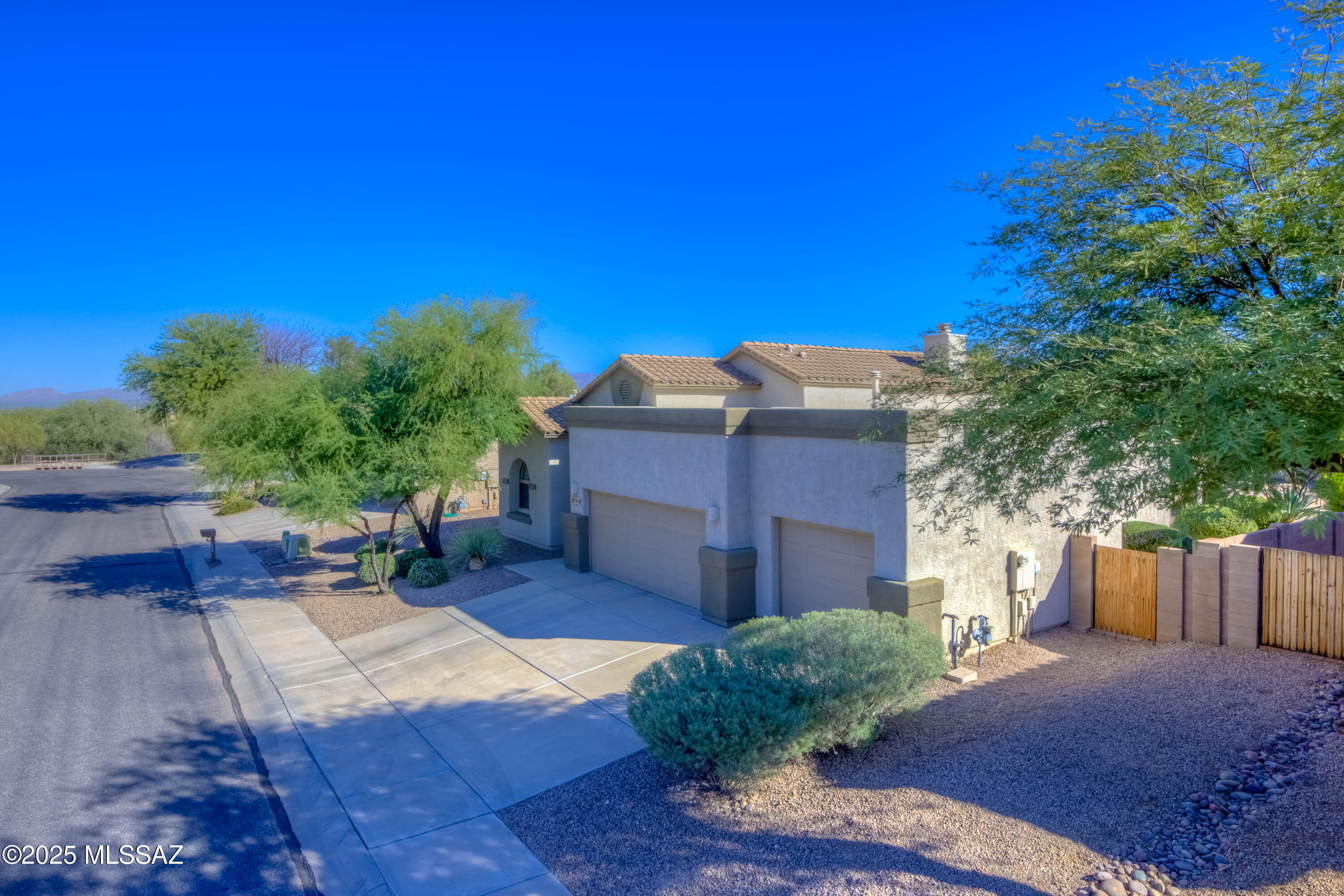 7840 N Box Camp Place