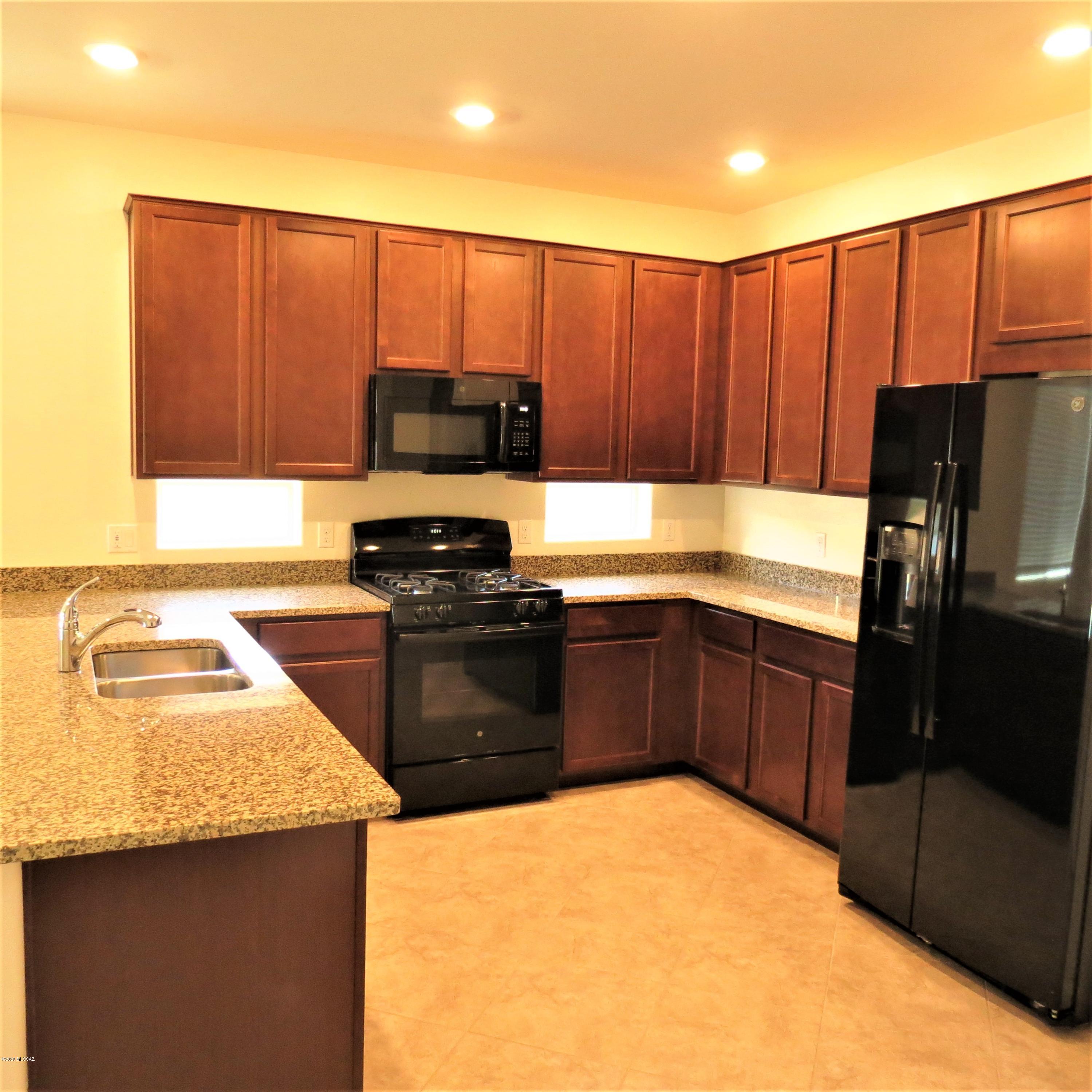 The Vistas At Rincon Knolls SQ20152600506 - Residential Lease