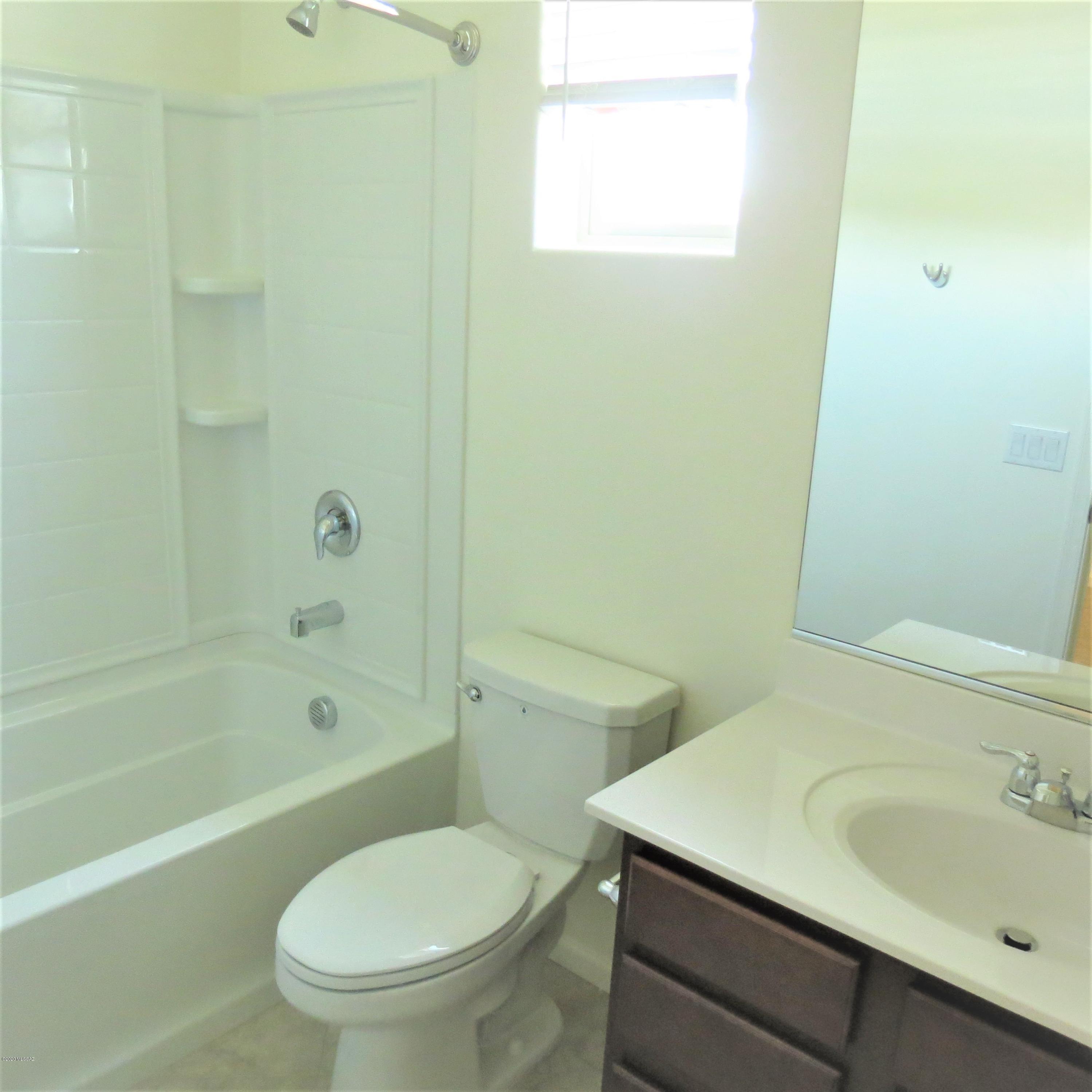The Vistas At Rincon Knolls SQ20152600506 - Residential Lease