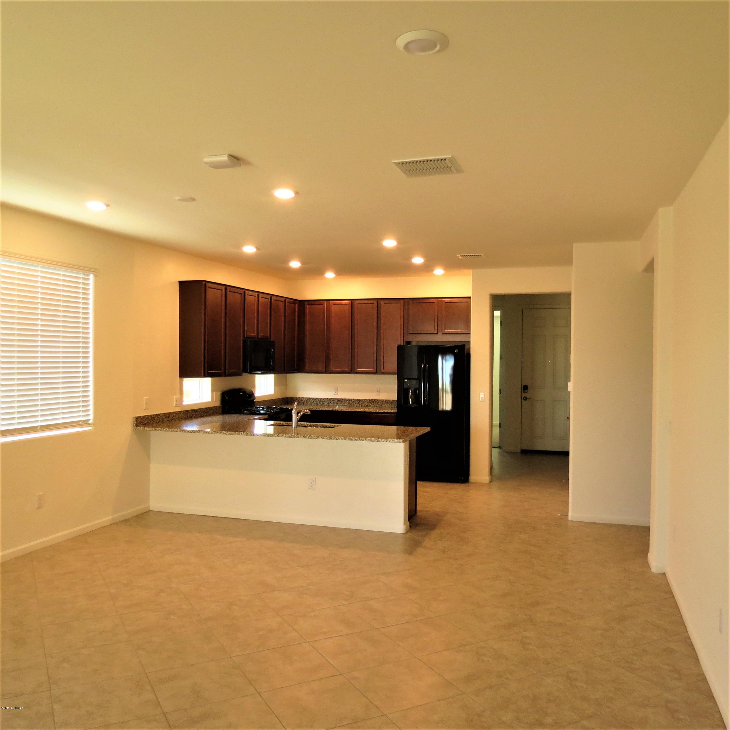 The Vistas At Rincon Knolls SQ20152600506 - Residential Lease