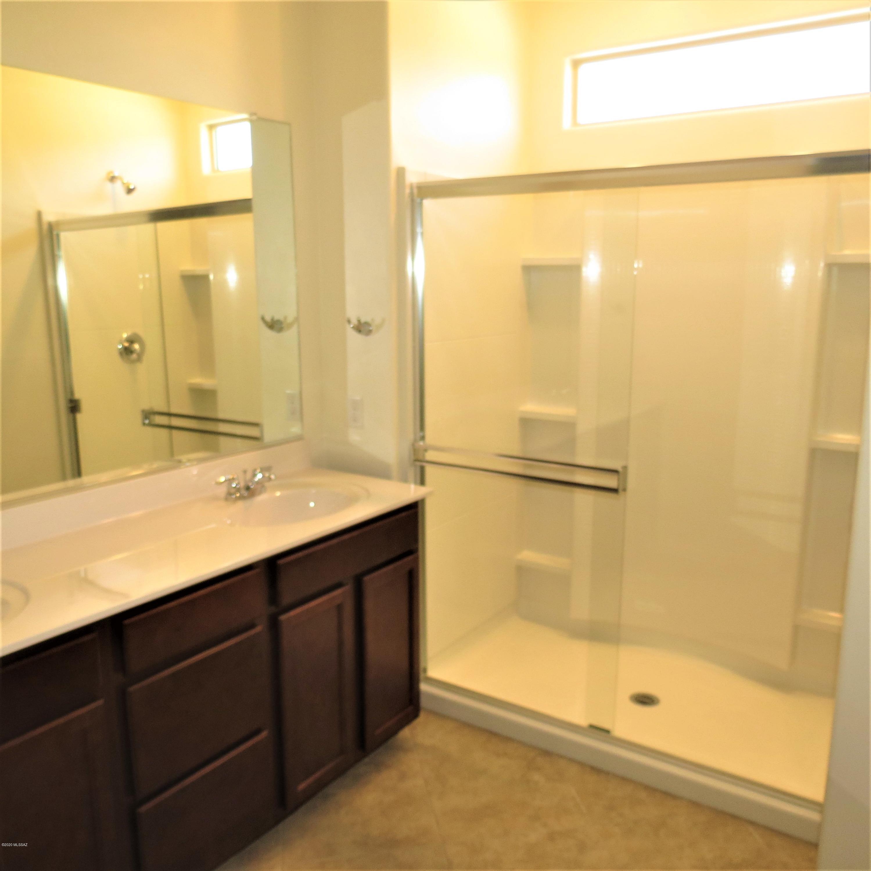The Vistas At Rincon Knolls SQ20152600506 - Residential Lease