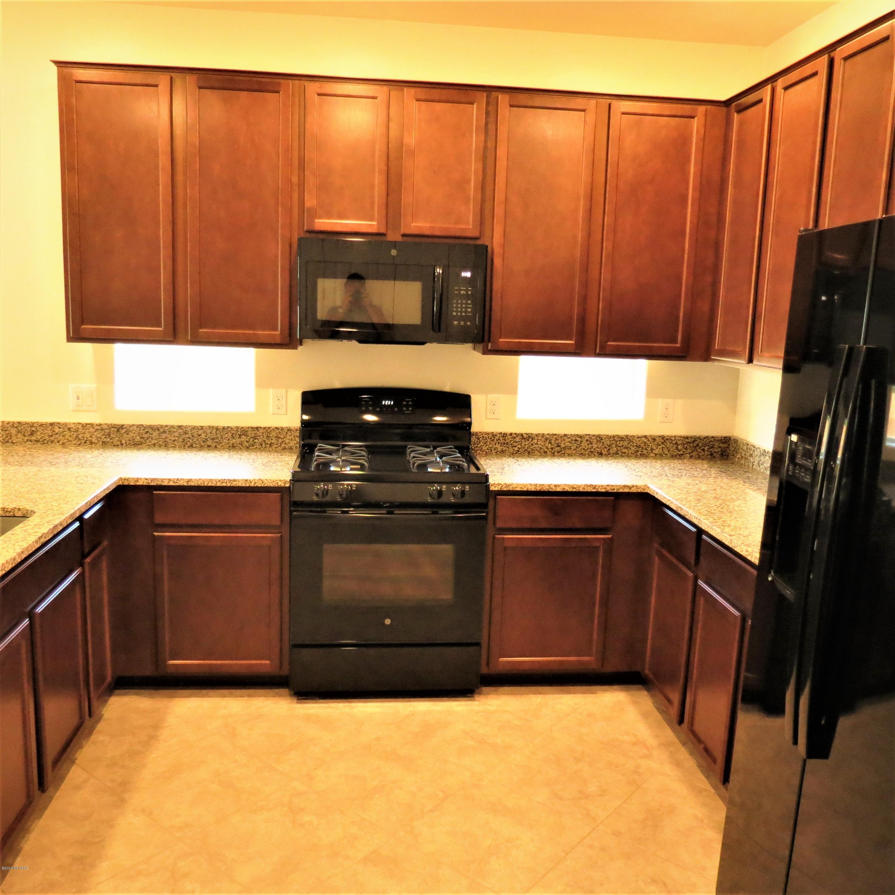 The Vistas At Rincon Knolls SQ20152600506 - Residential Lease