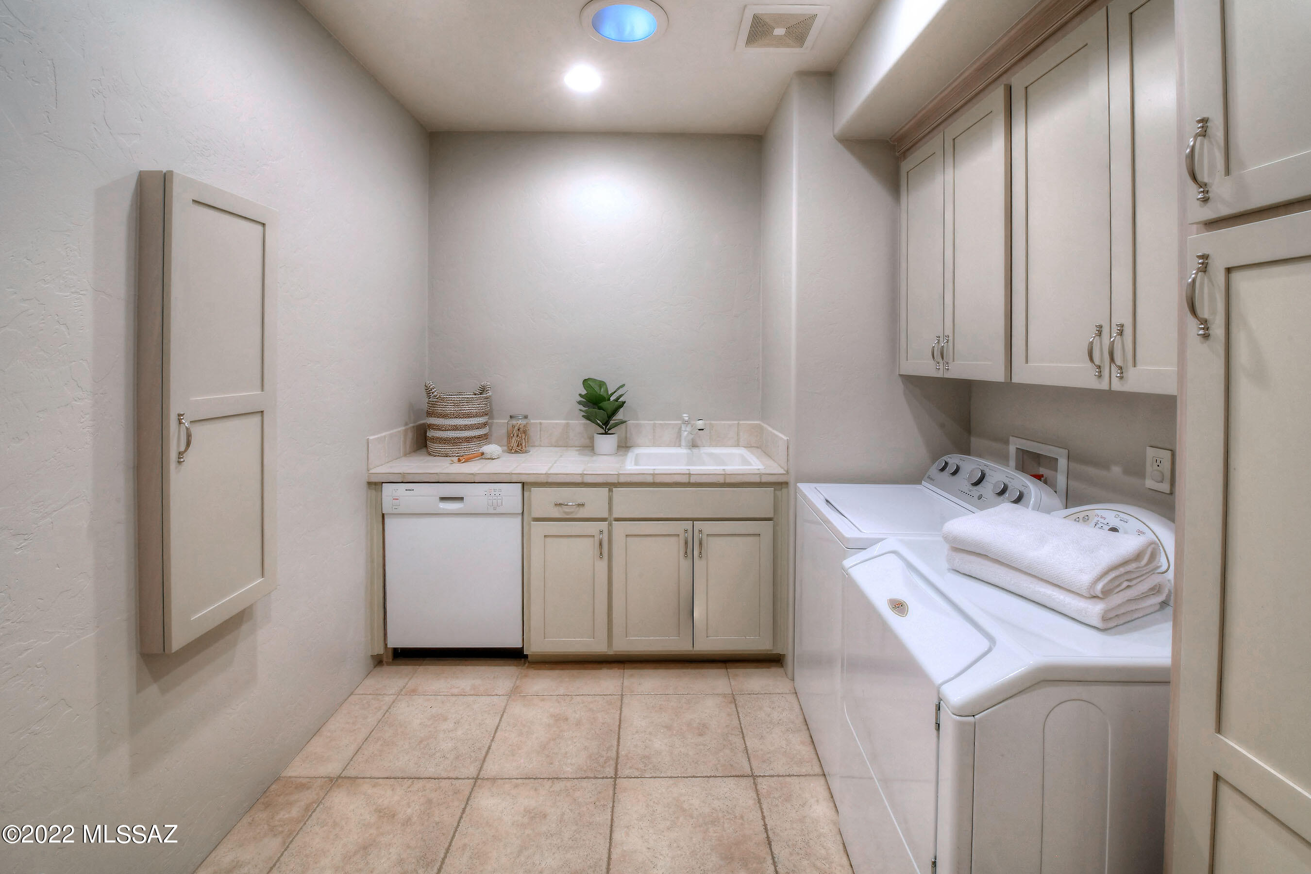 Canyon Pass At Dove Mountain(1-48) - Residential