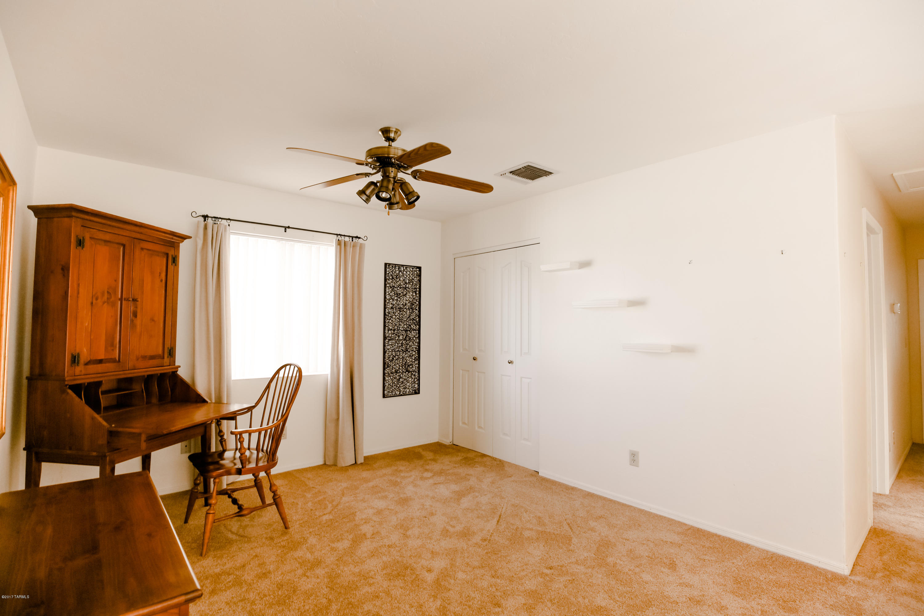 Rio Robles Est - Residential