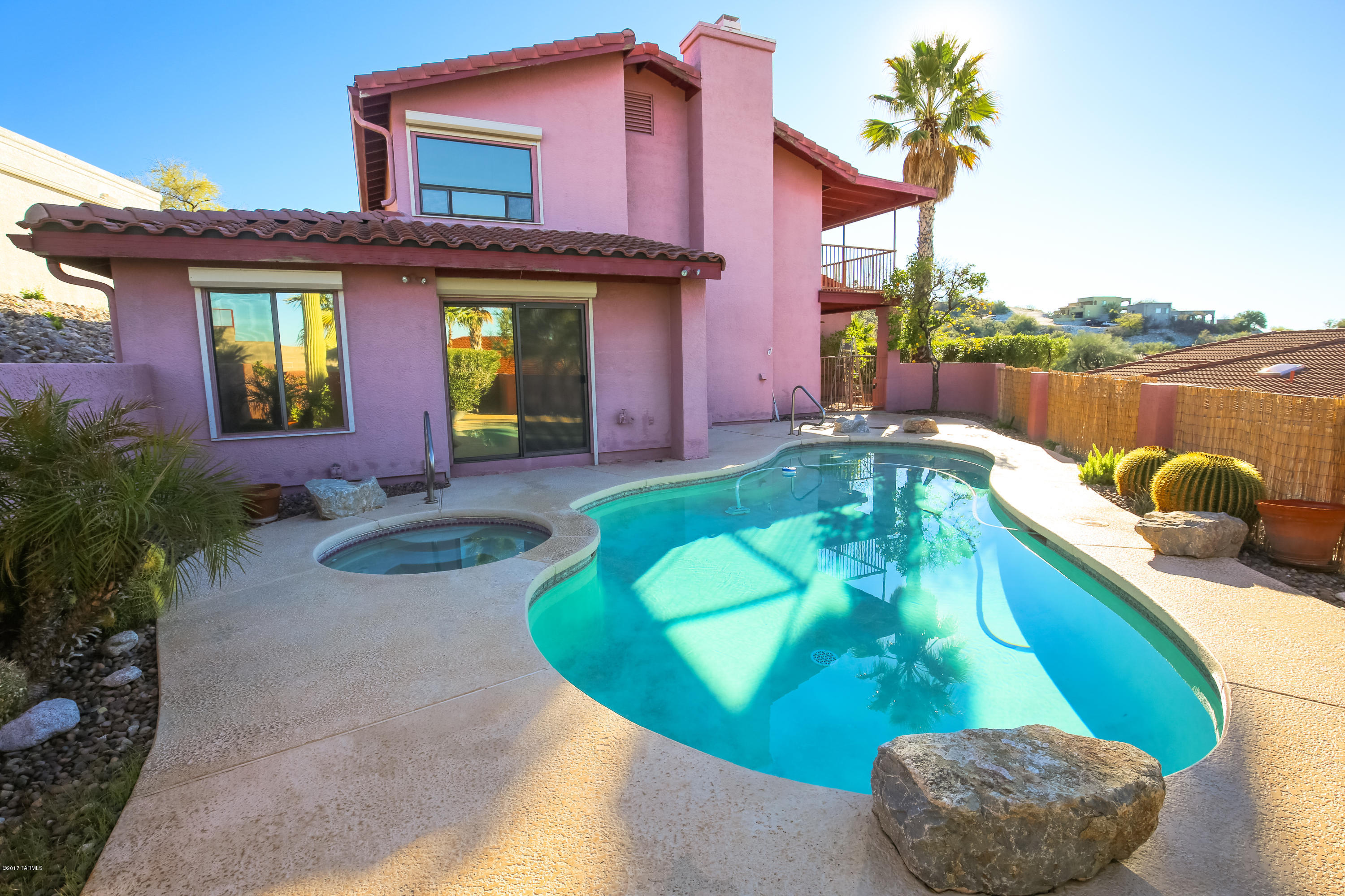 Rio Robles Est - Residential