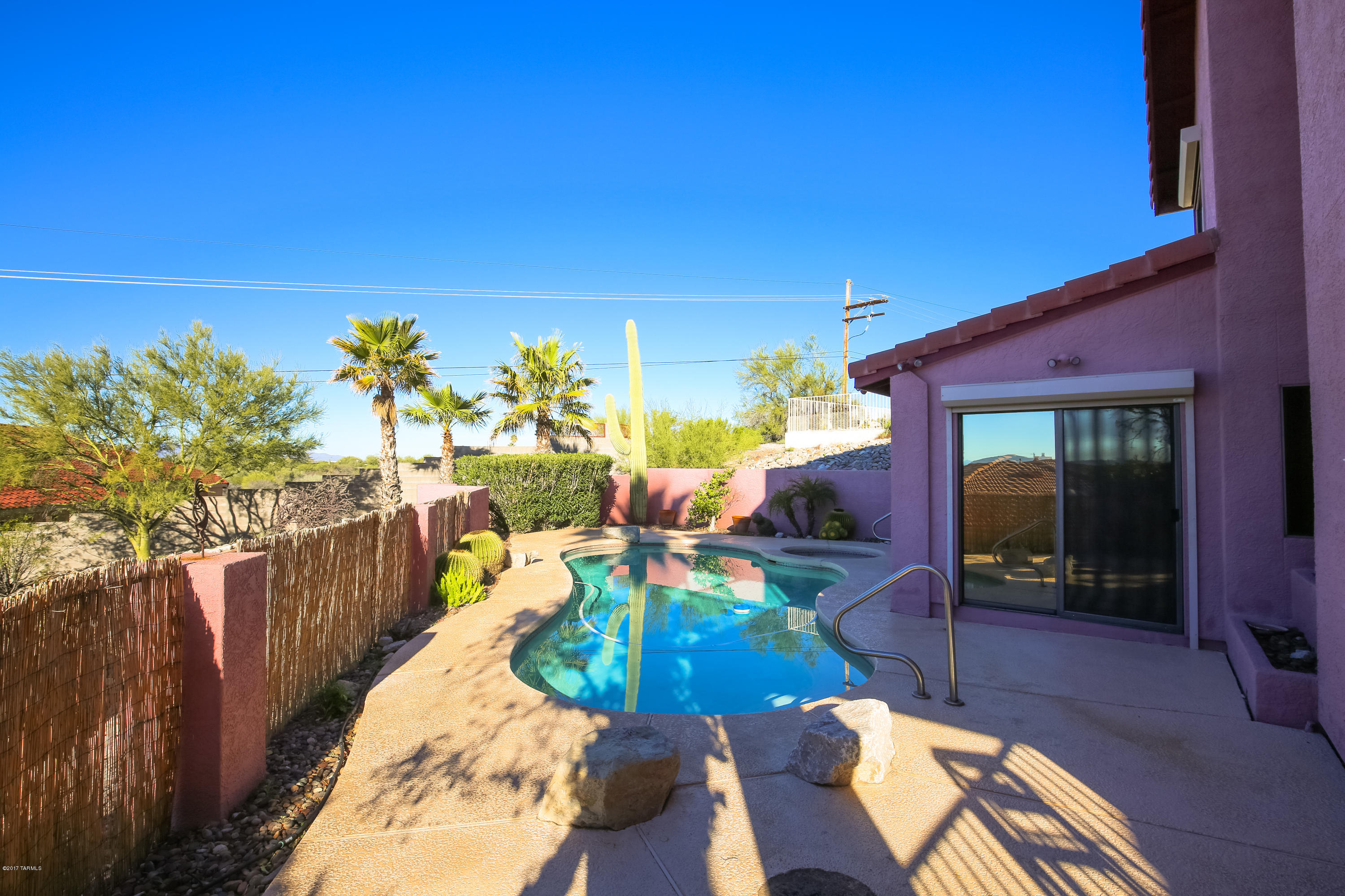 Rio Robles Est - Residential