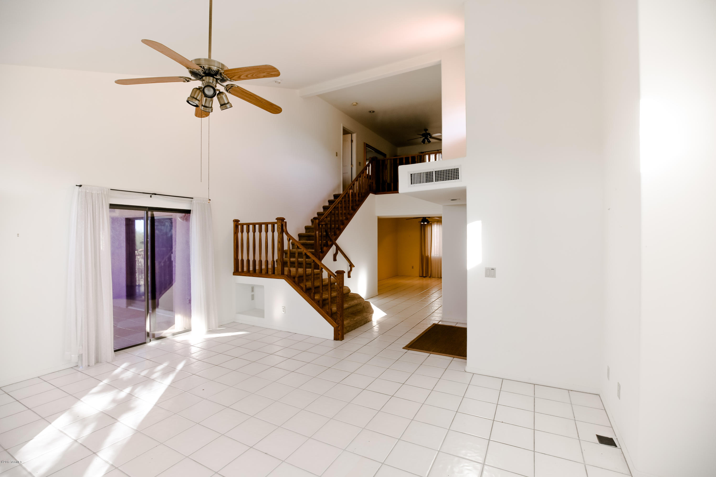 Rio Robles Est - Residential