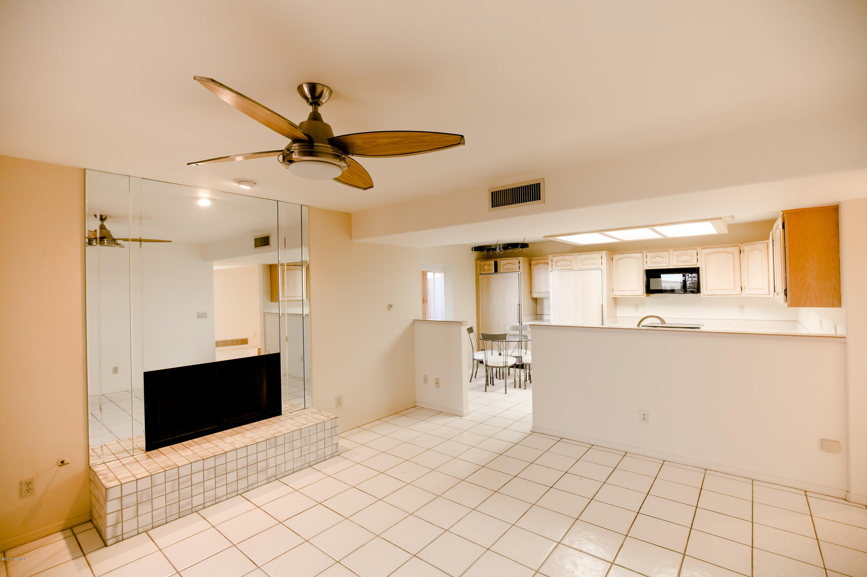 Rio Robles Est - Residential