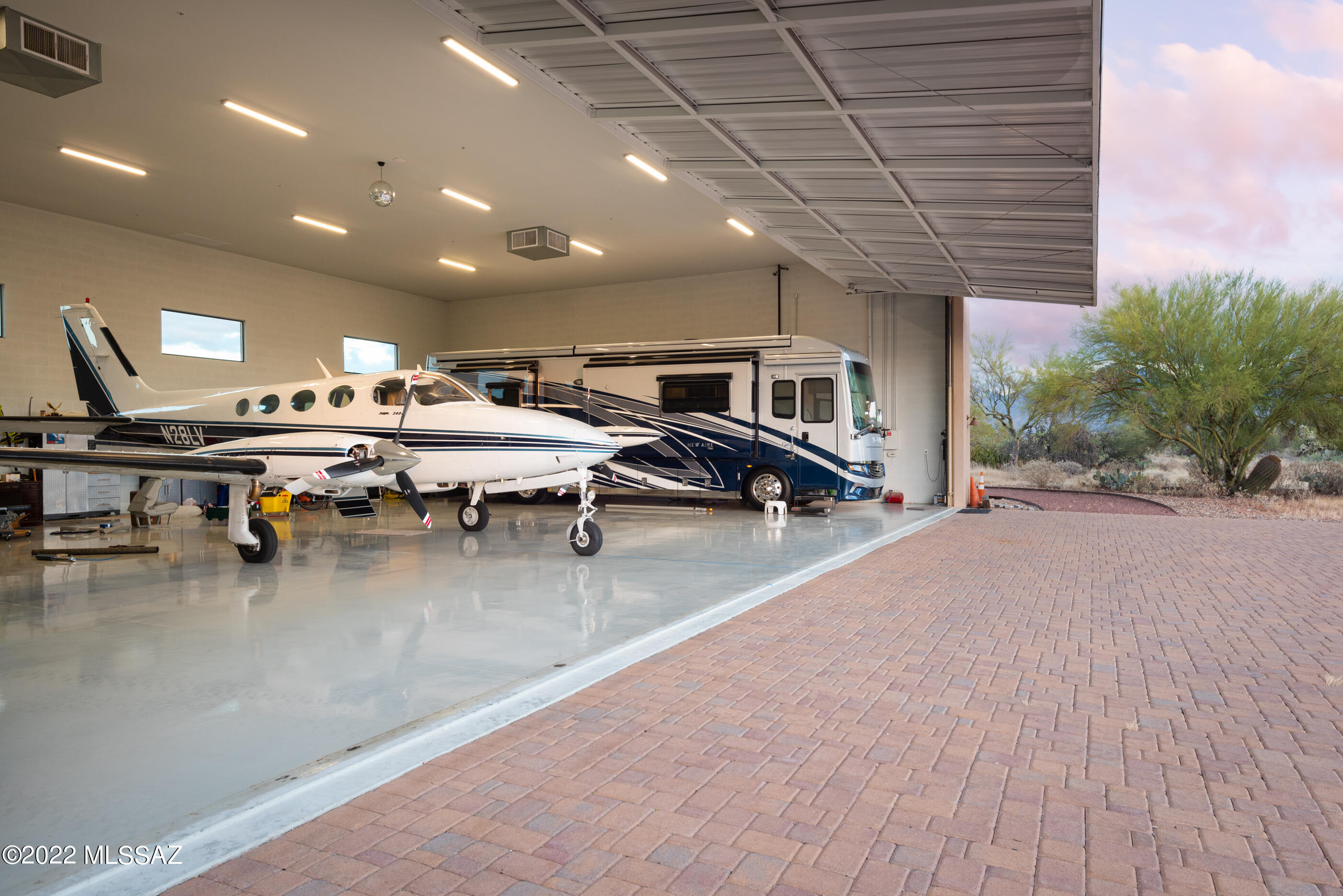 La Cholla Airpark - Residential