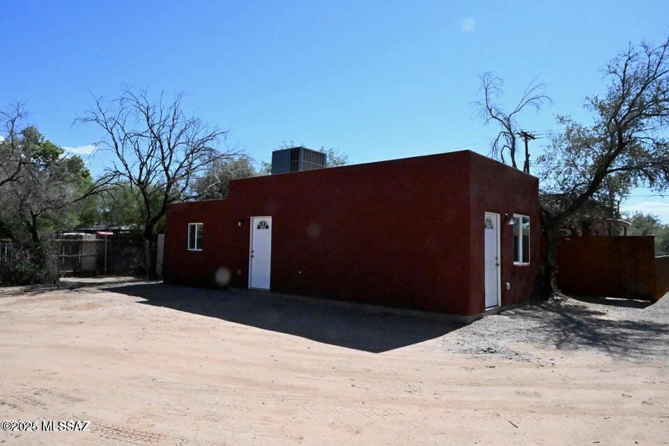 1385 E Hedrick Drive