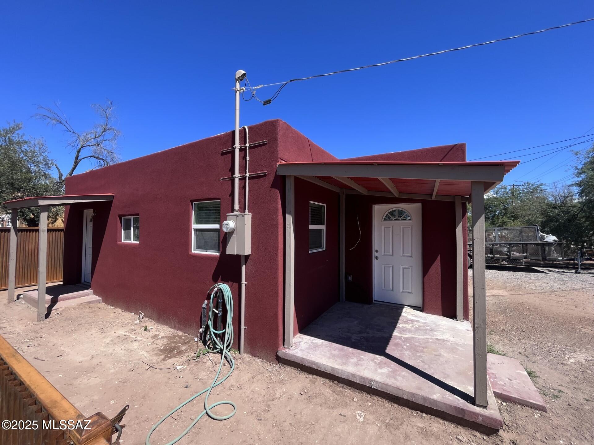 1385 E Hedrick Drive