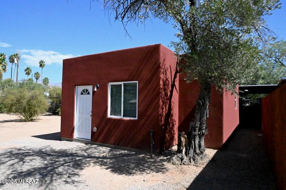 1385 E Hedrick Drive