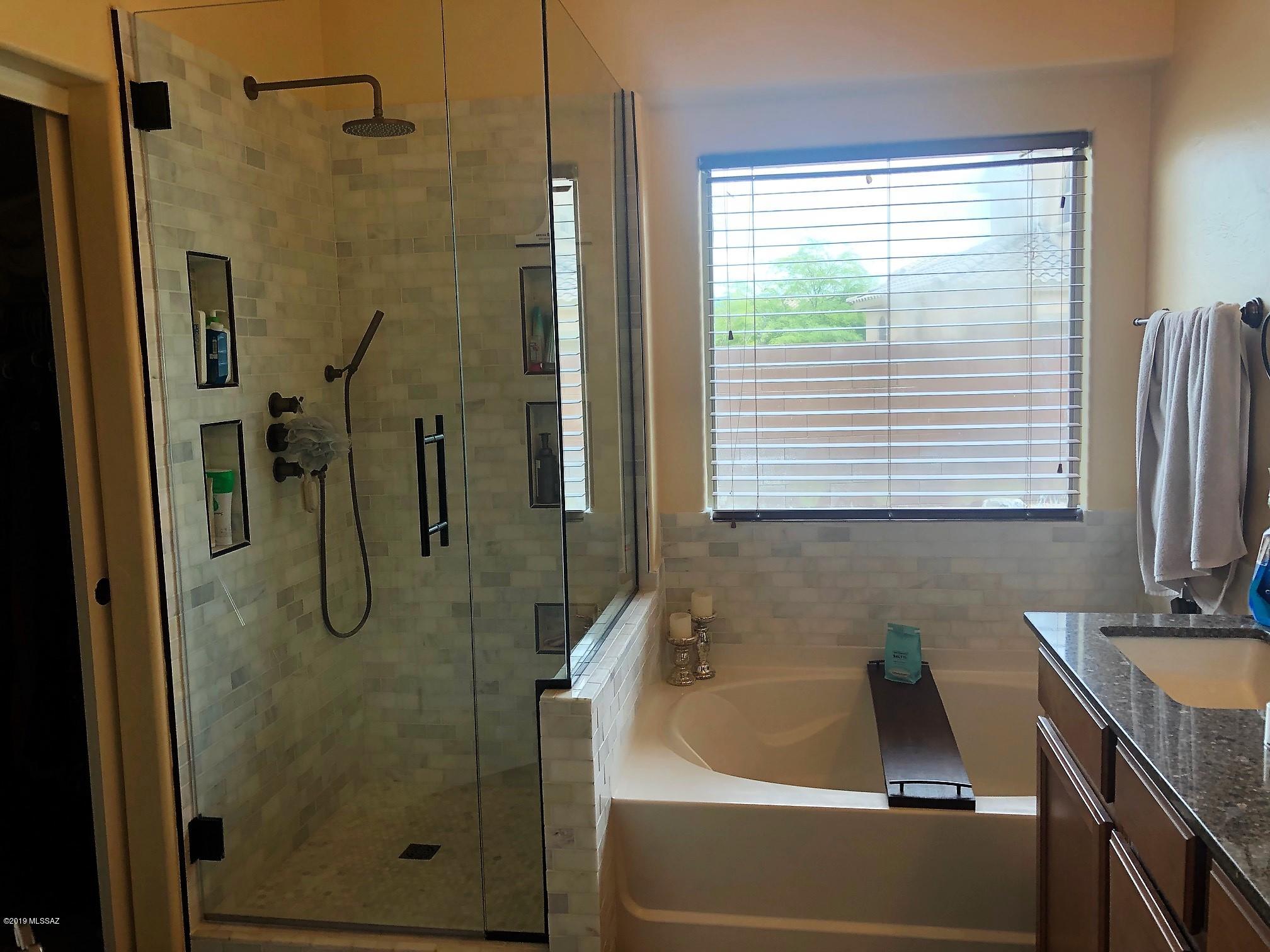 Rancho Del Lago (608-1030) - Residential Lease