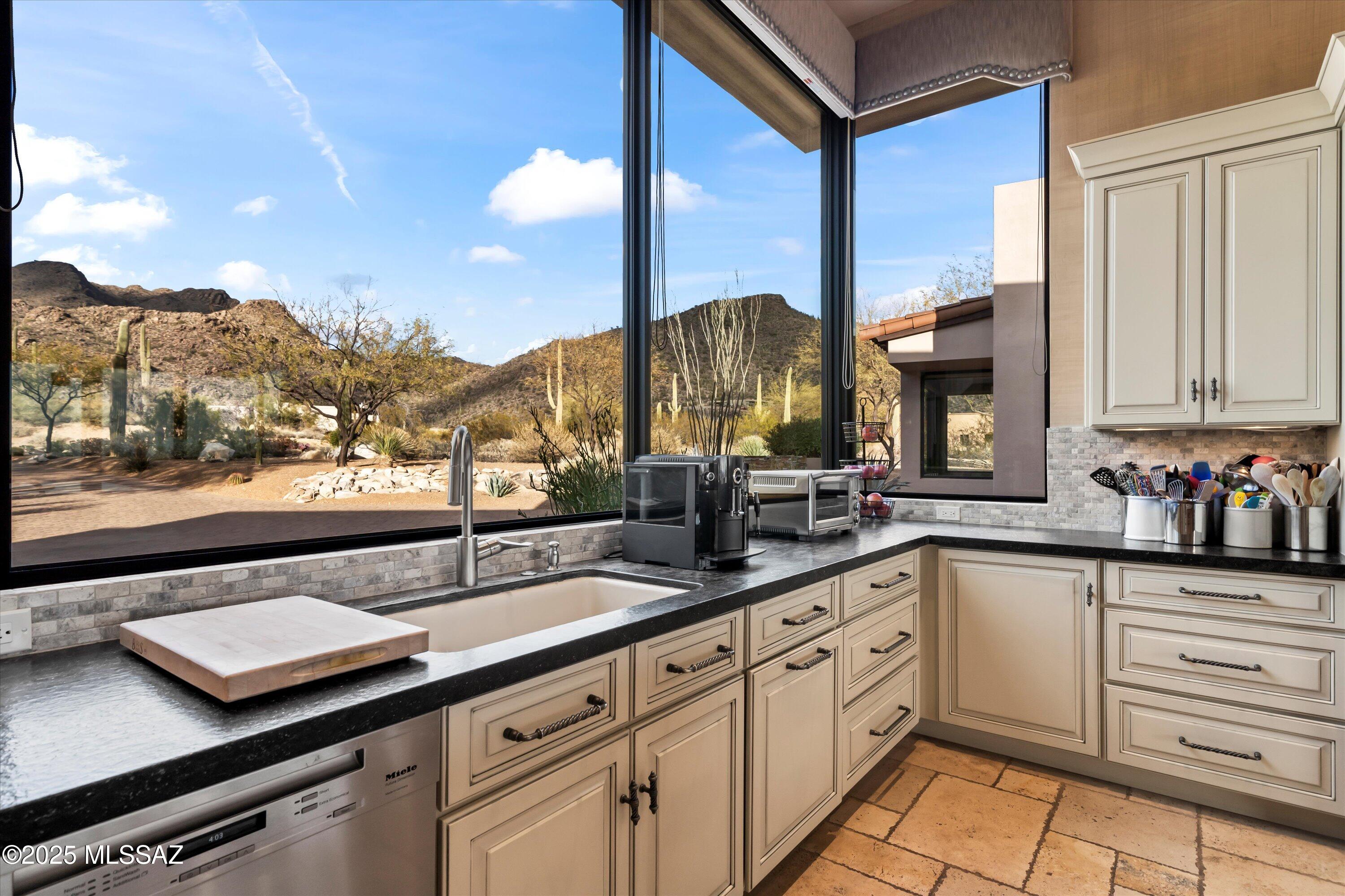 Canyon Pass At Dove Mountain - Residential