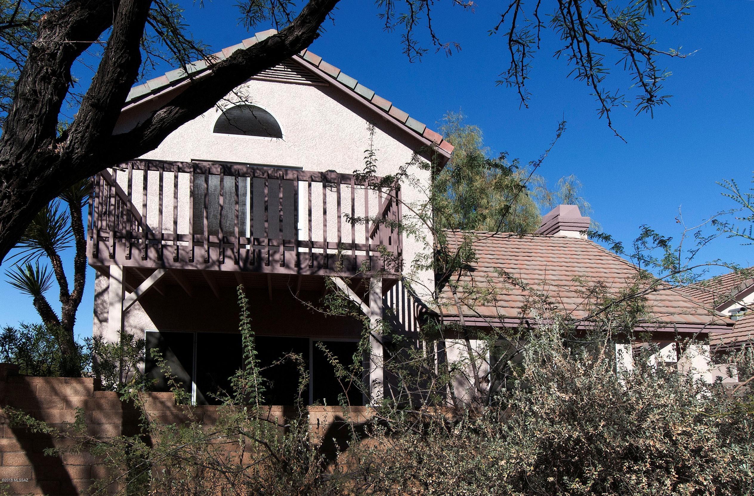 Las Palomitas - Residential