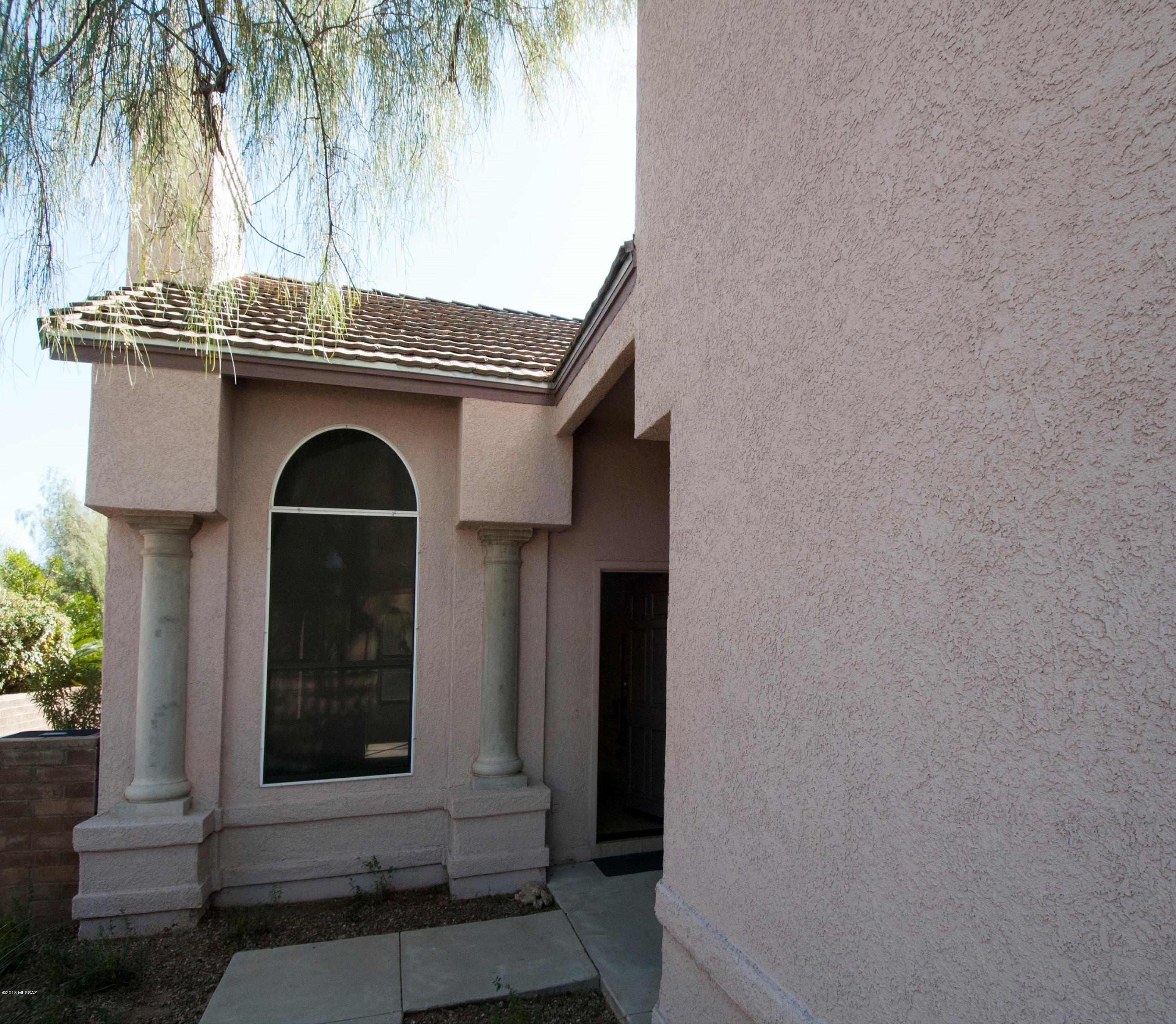 Las Palomitas - Residential