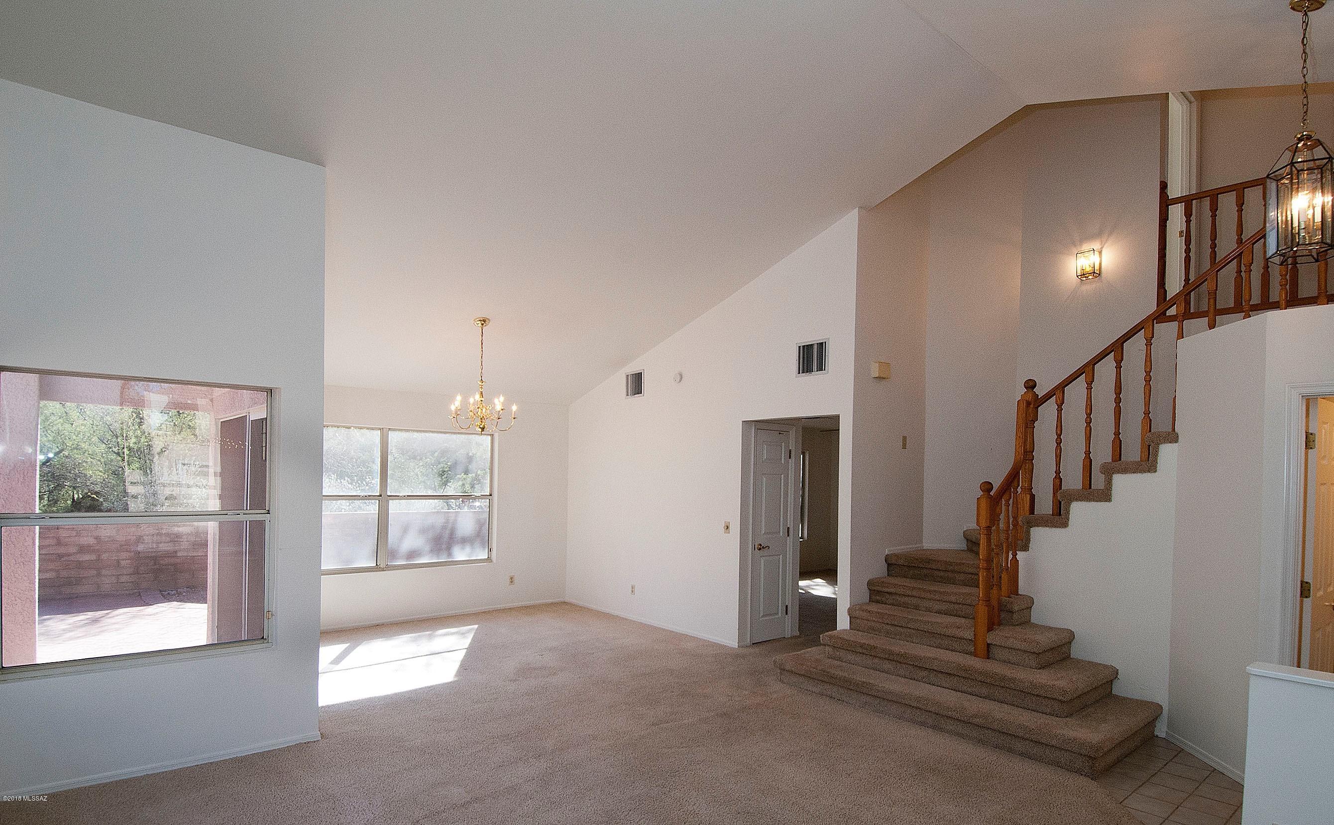Las Palomitas - Residential