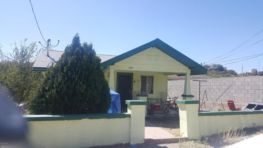 Great Multi-Family Income Property in the center of town. A must See!! Won't last long on the market.