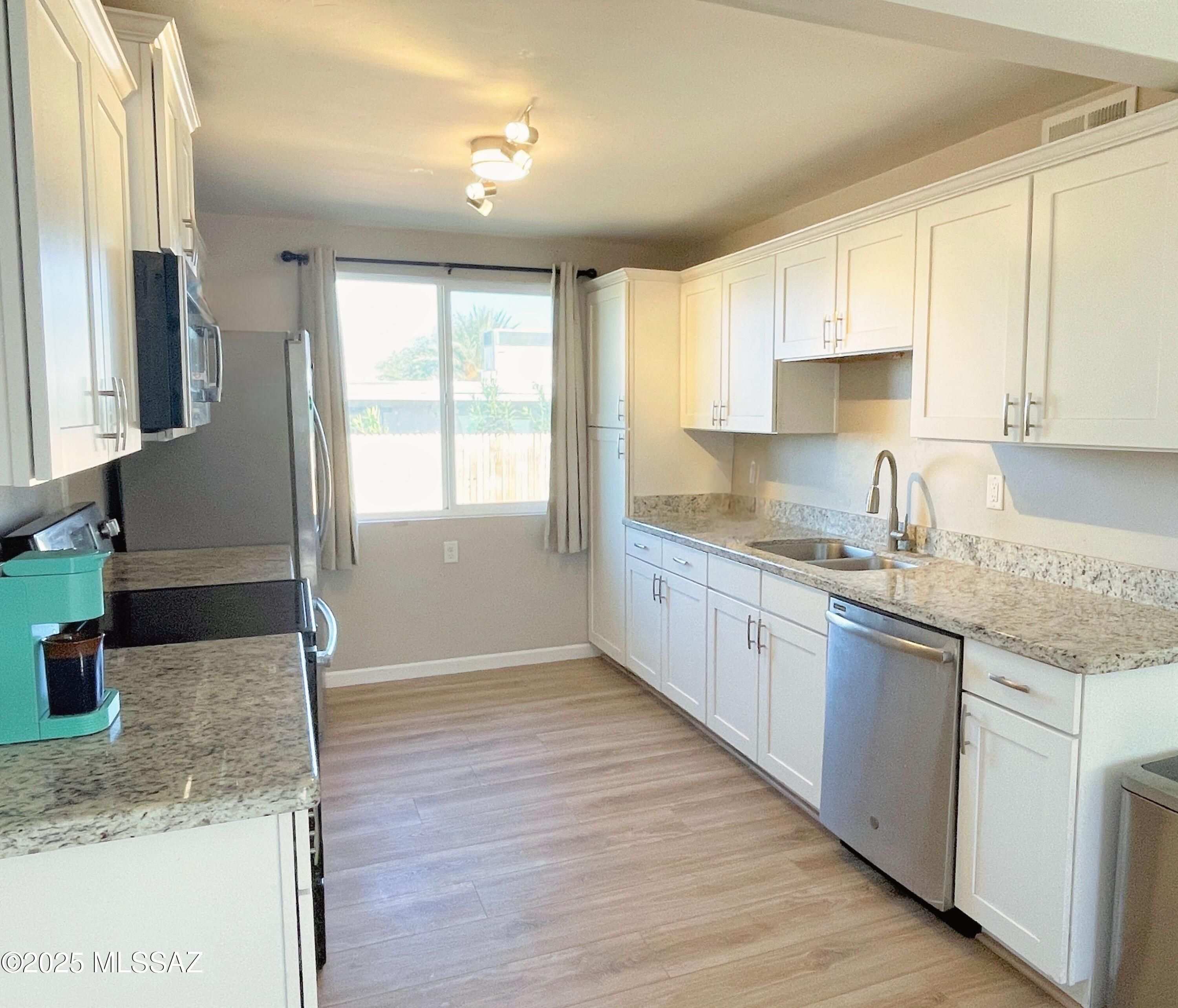 El Campo Estates - Residential Lease