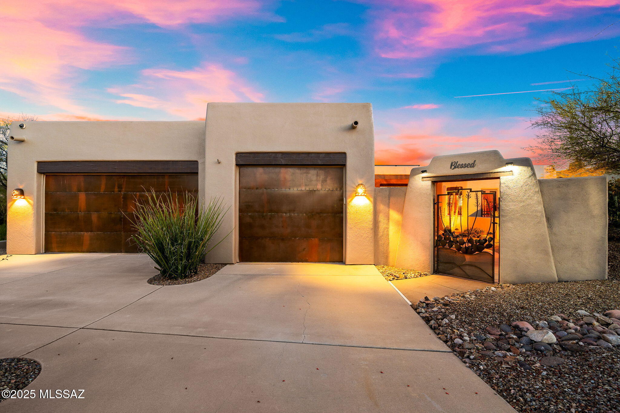 919 W Morning Thunder Court