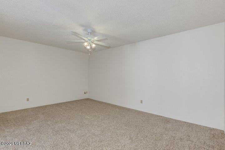 McCormick Place Twnhms Blk I (1-86) - Residential Lease