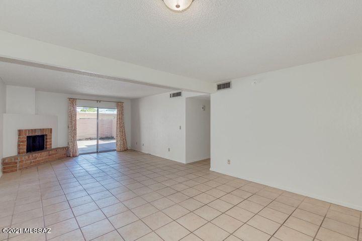 McCormick Place Twnhms Blk I (1-86) - Residential Lease