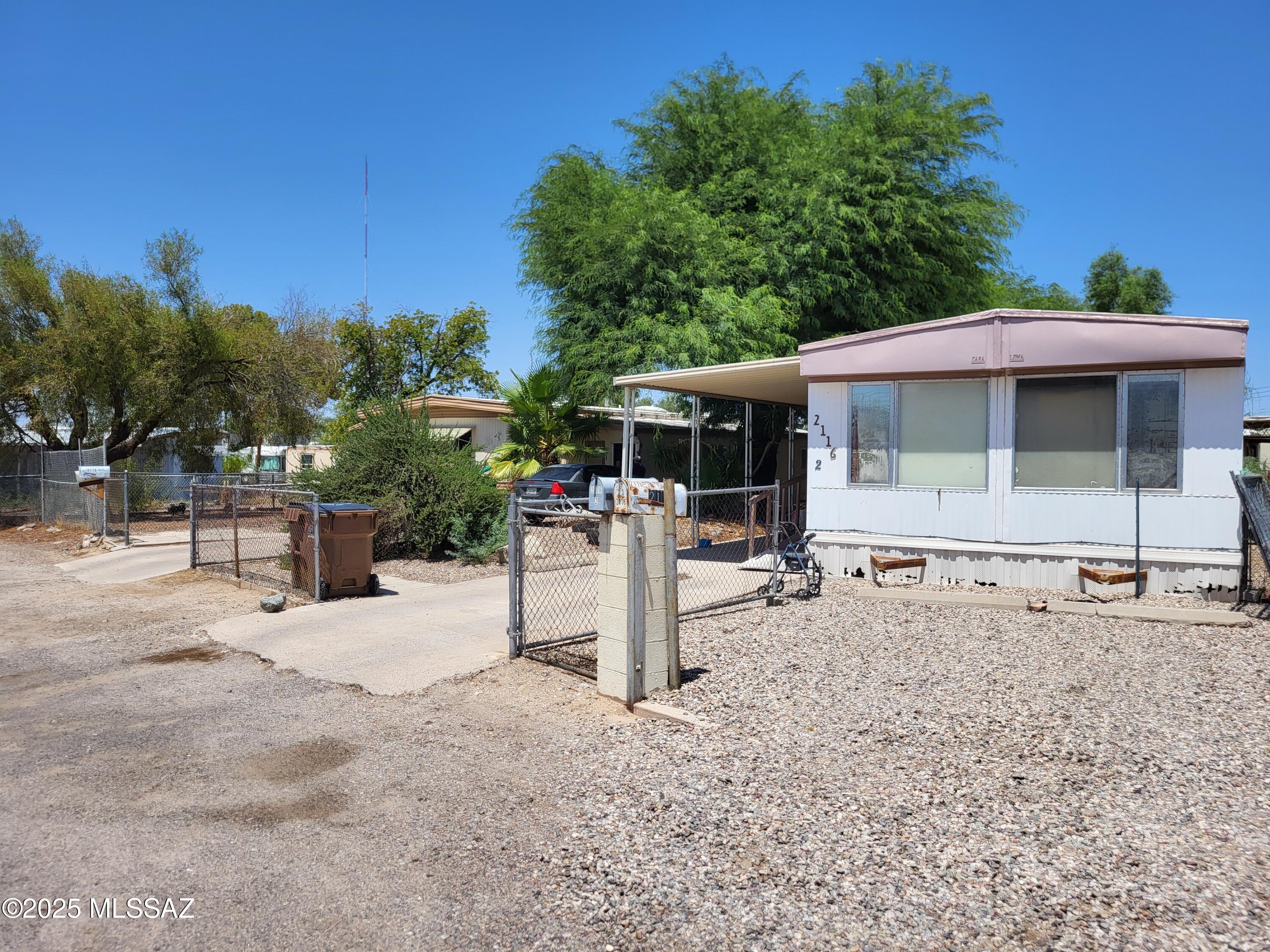 2116 W La Osa Street