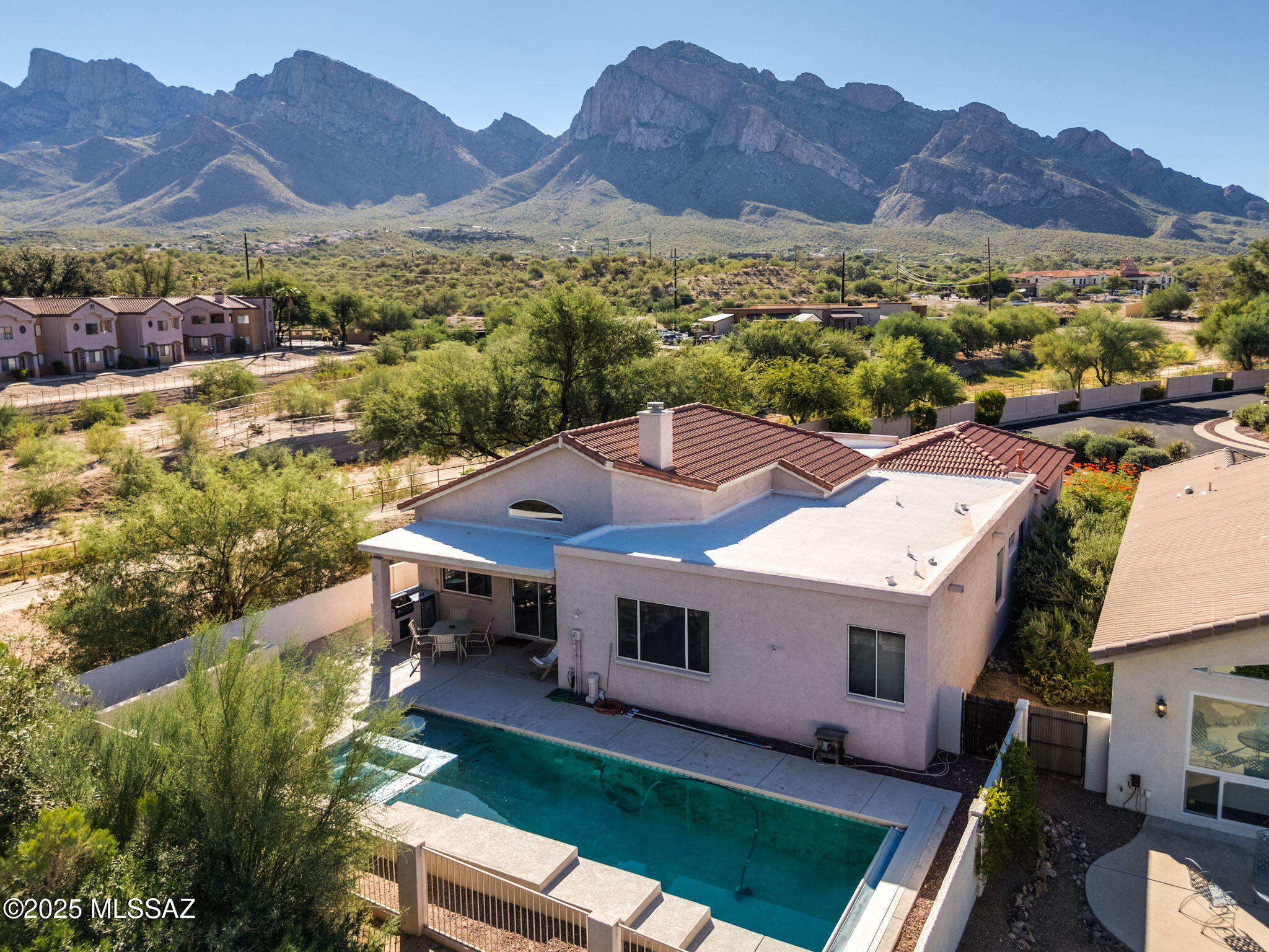 441 E Desert Golf Place